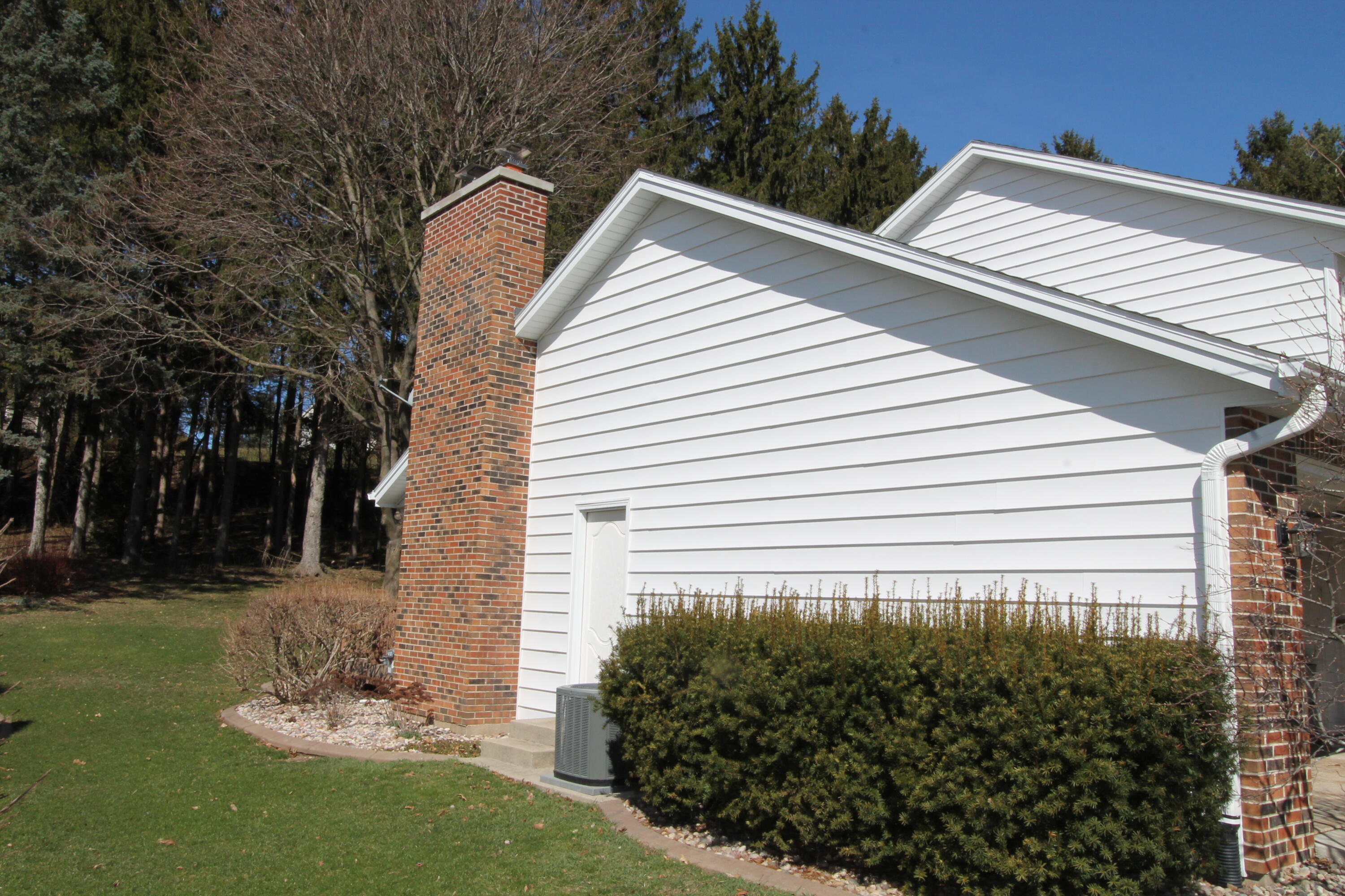 267 Robins Run -, Burlington