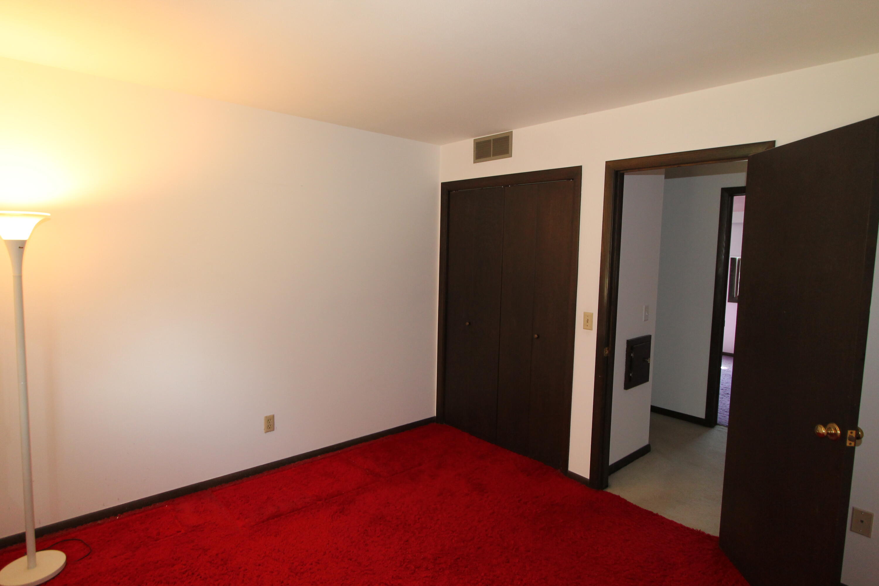 267 Robins Run -, Burlington