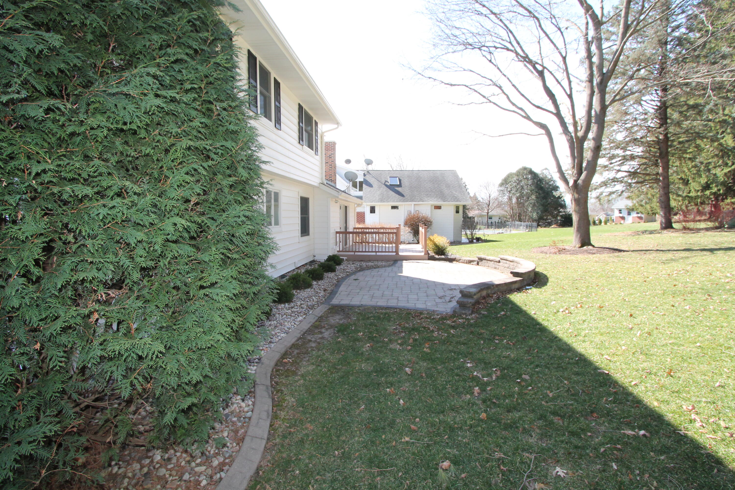 267 Robins Run -, Burlington