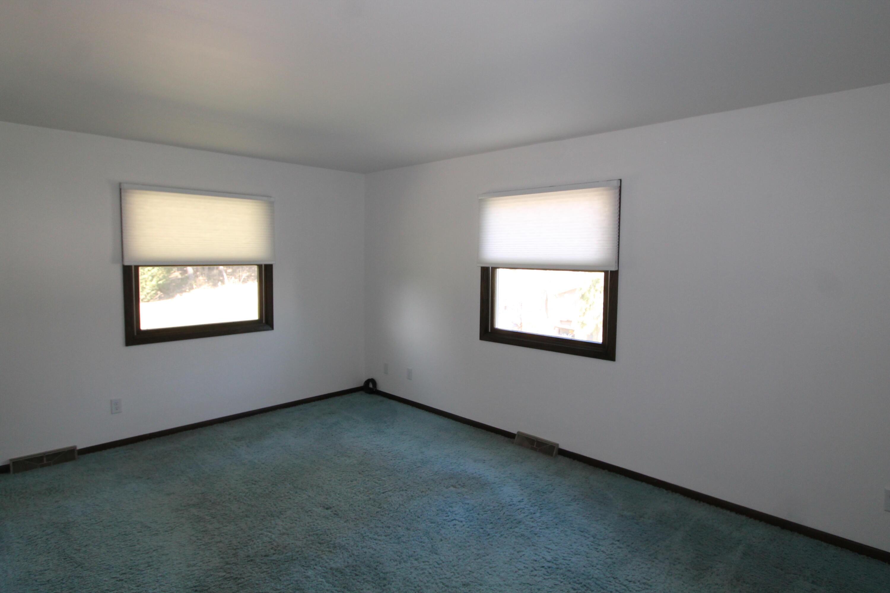 267 Robins Run -, Burlington