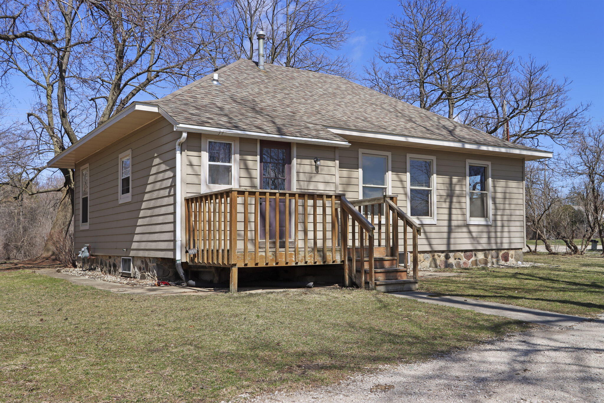 34911 W State St, Burlington