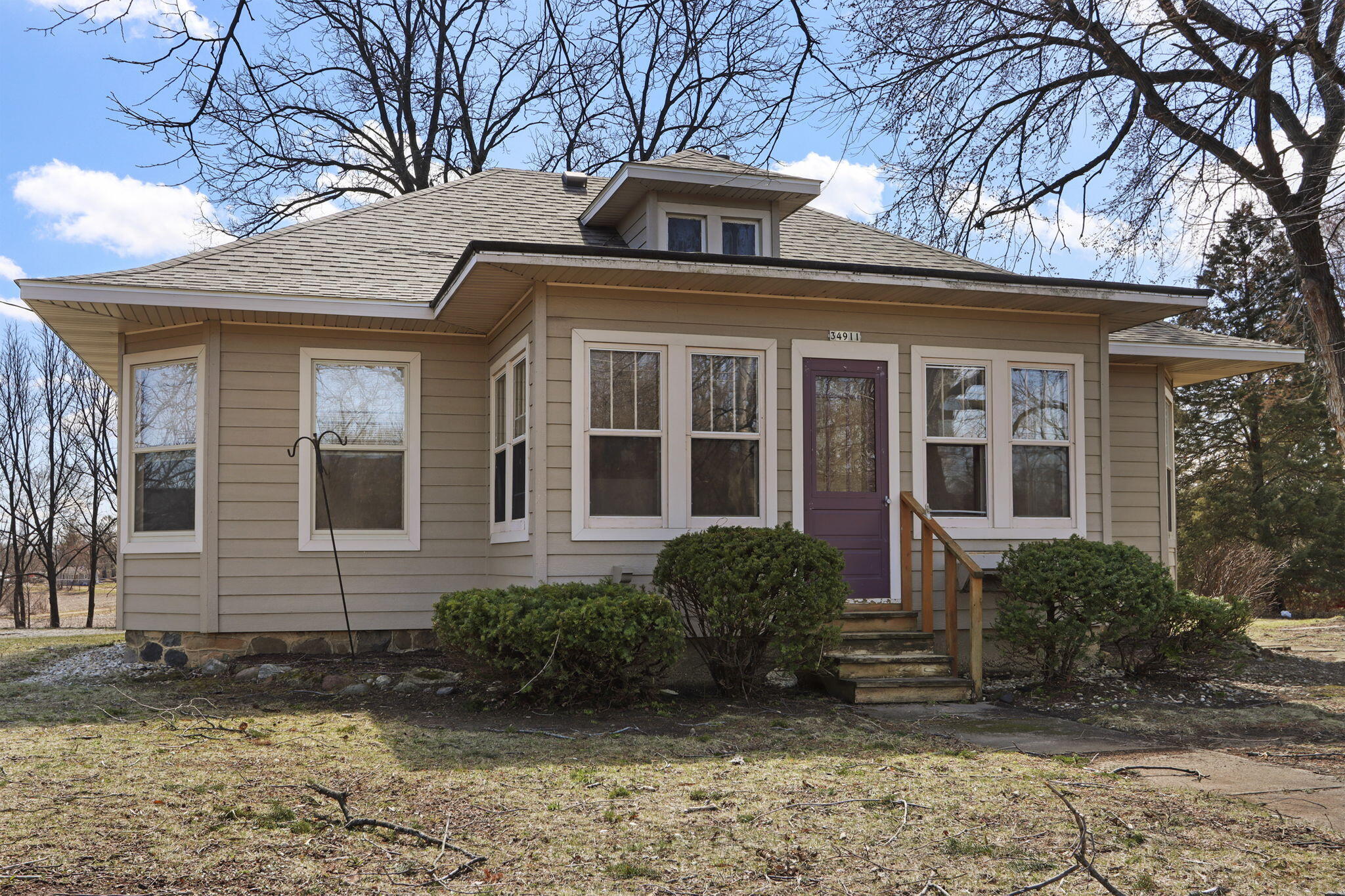 34911 W State St, Burlington