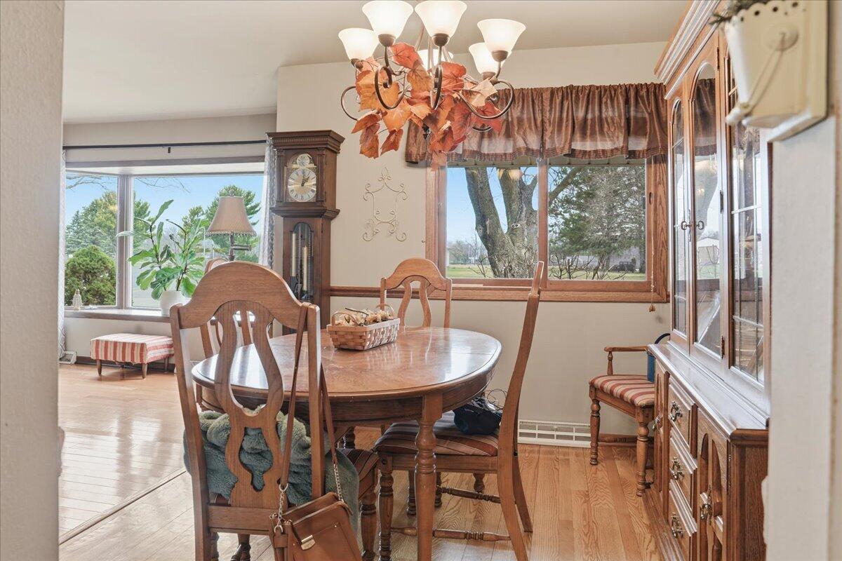 649 Edgewood Dr, Burlington