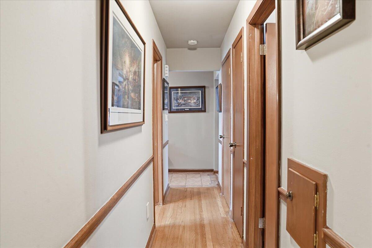 649 Edgewood Dr, Burlington