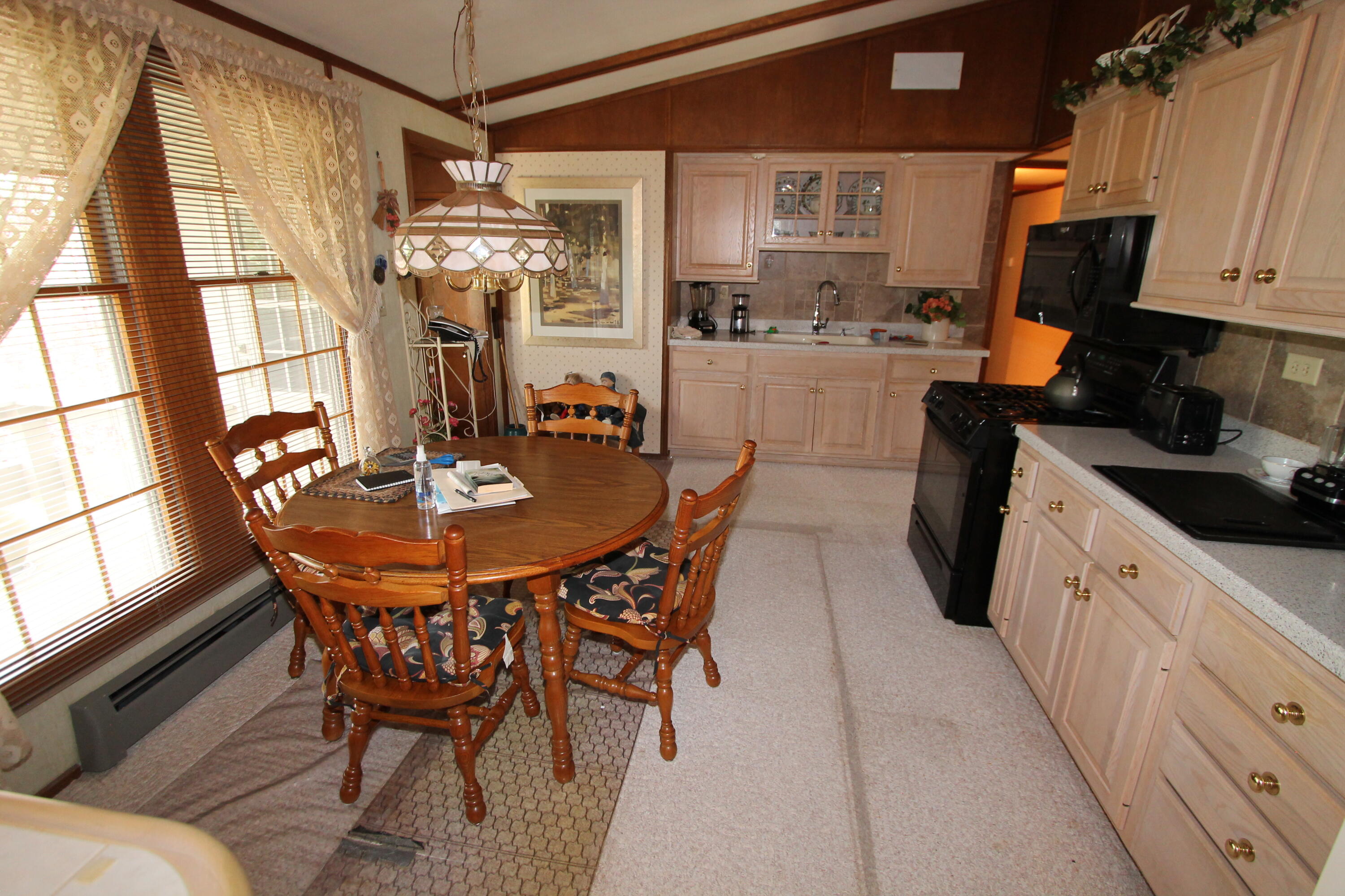 308 Highridge Rd, Burlington