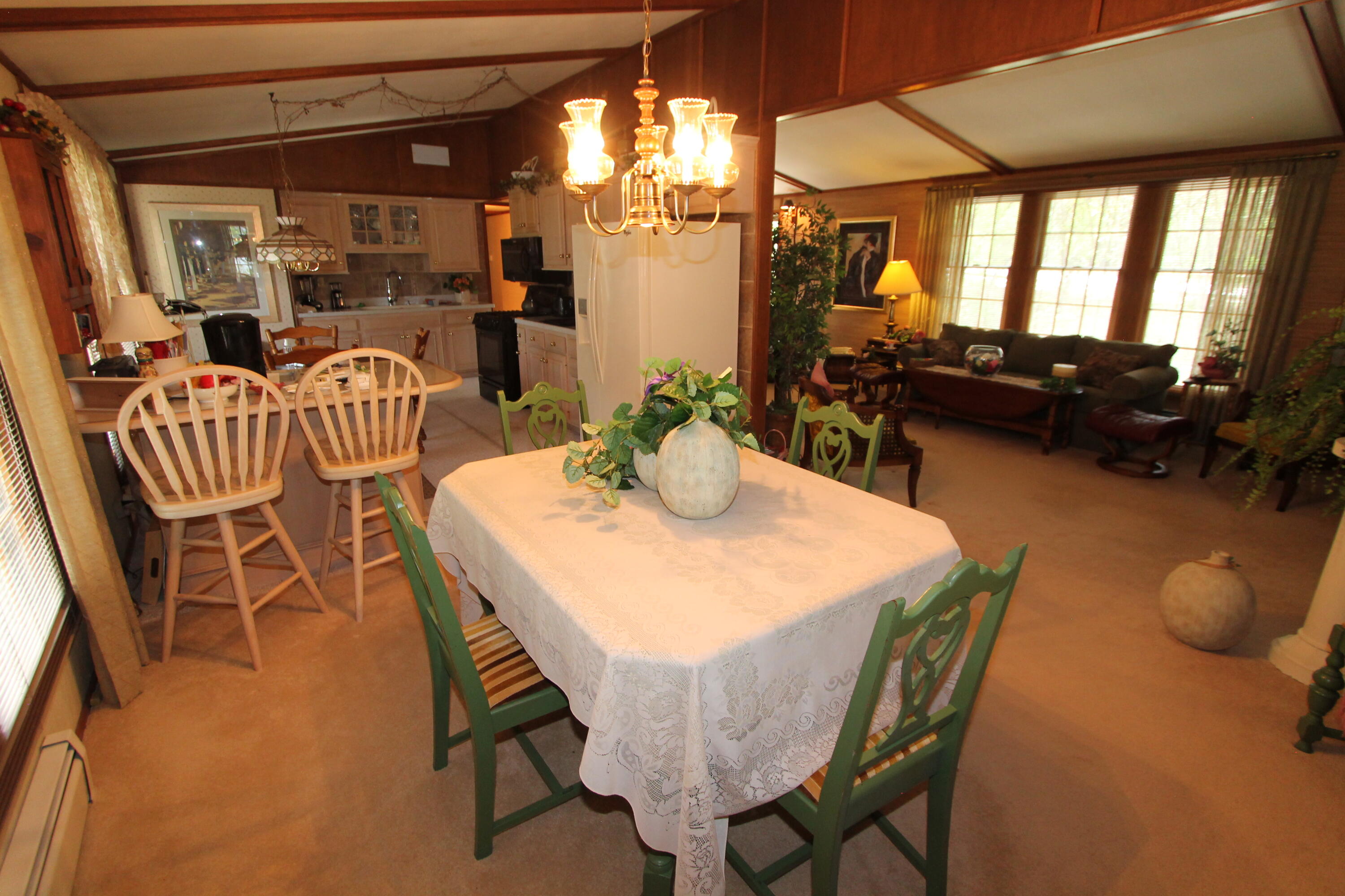 308 Highridge Rd, Burlington