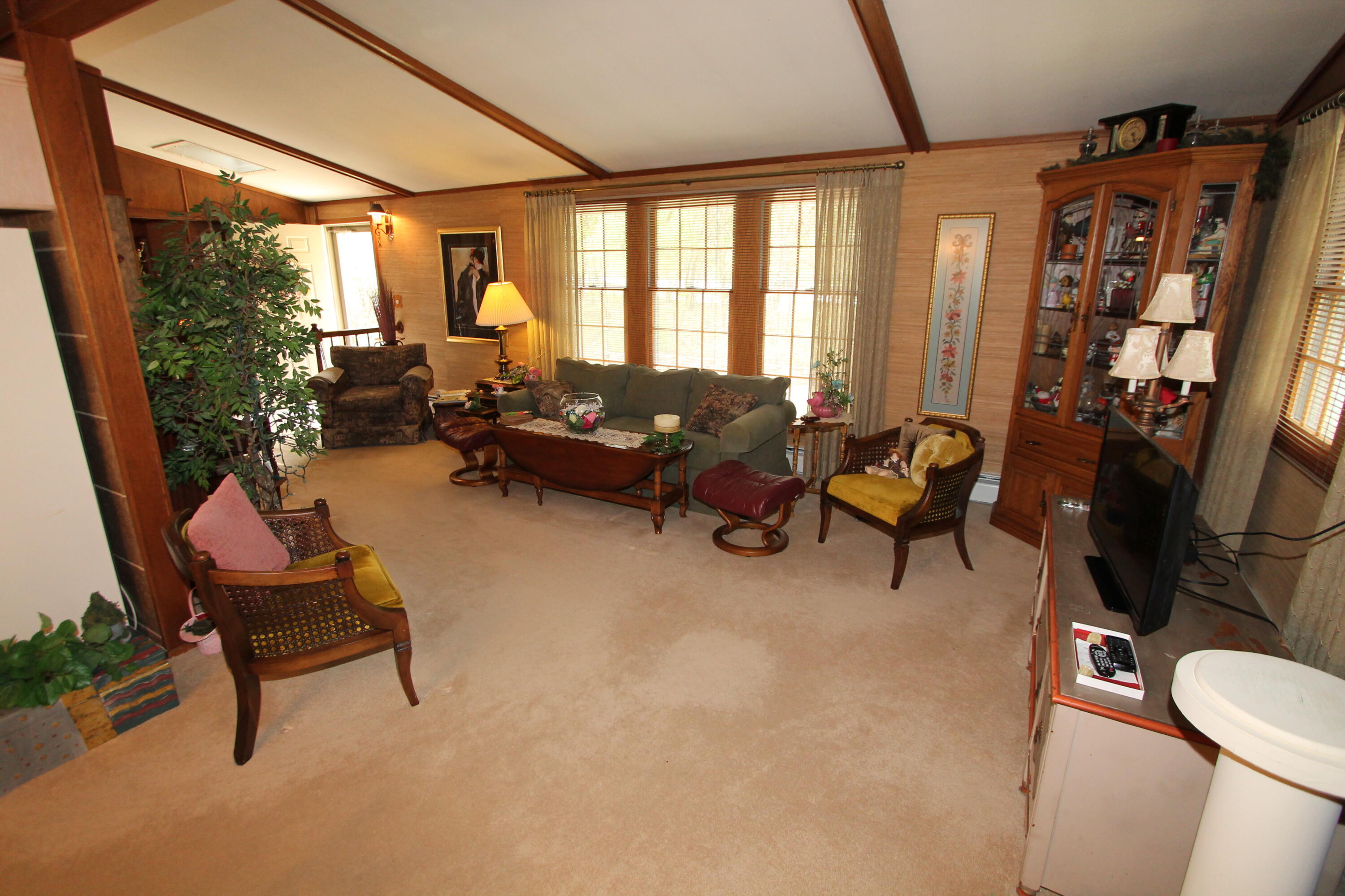 308 Highridge Rd, Burlington