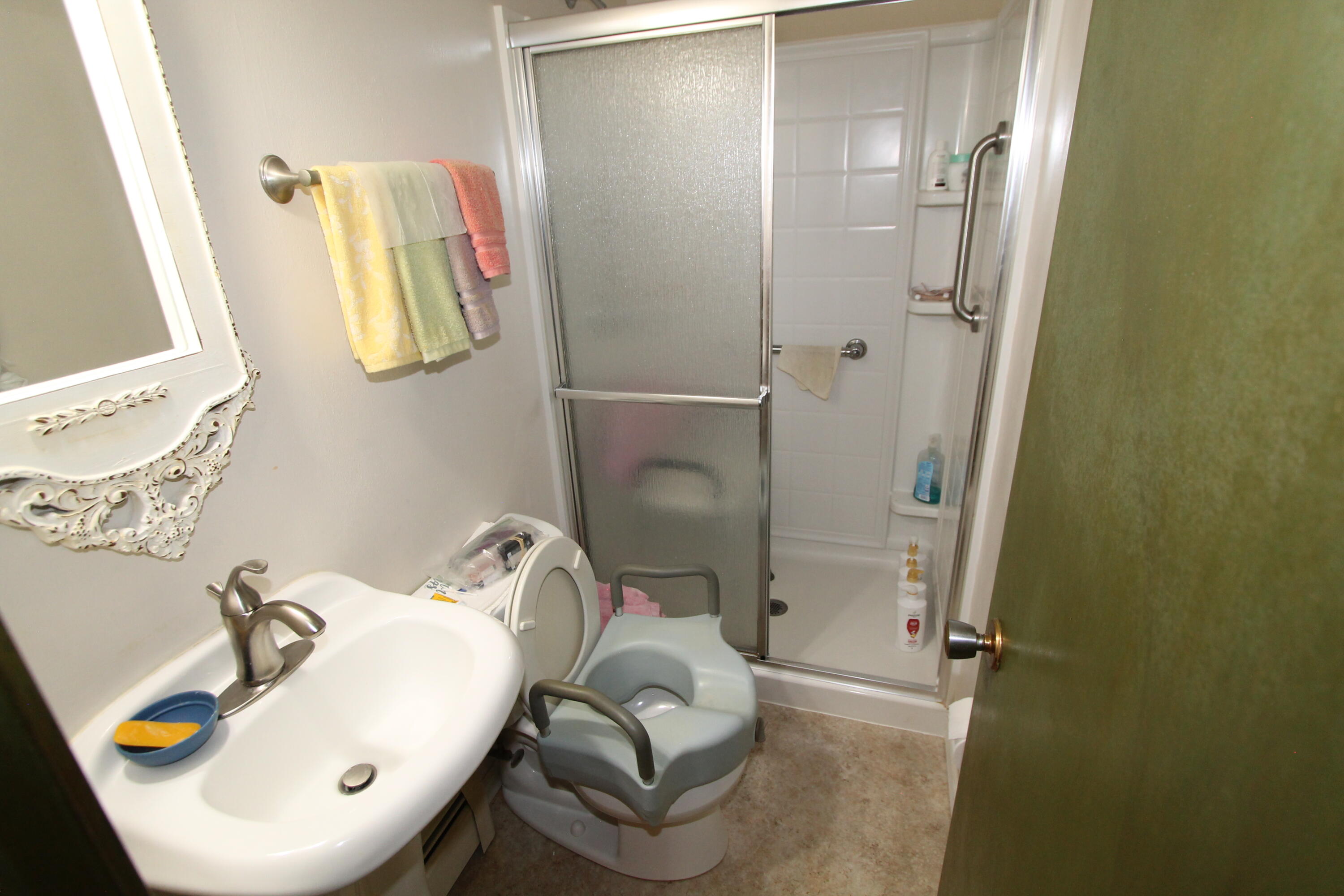 308 Highridge Rd, Burlington