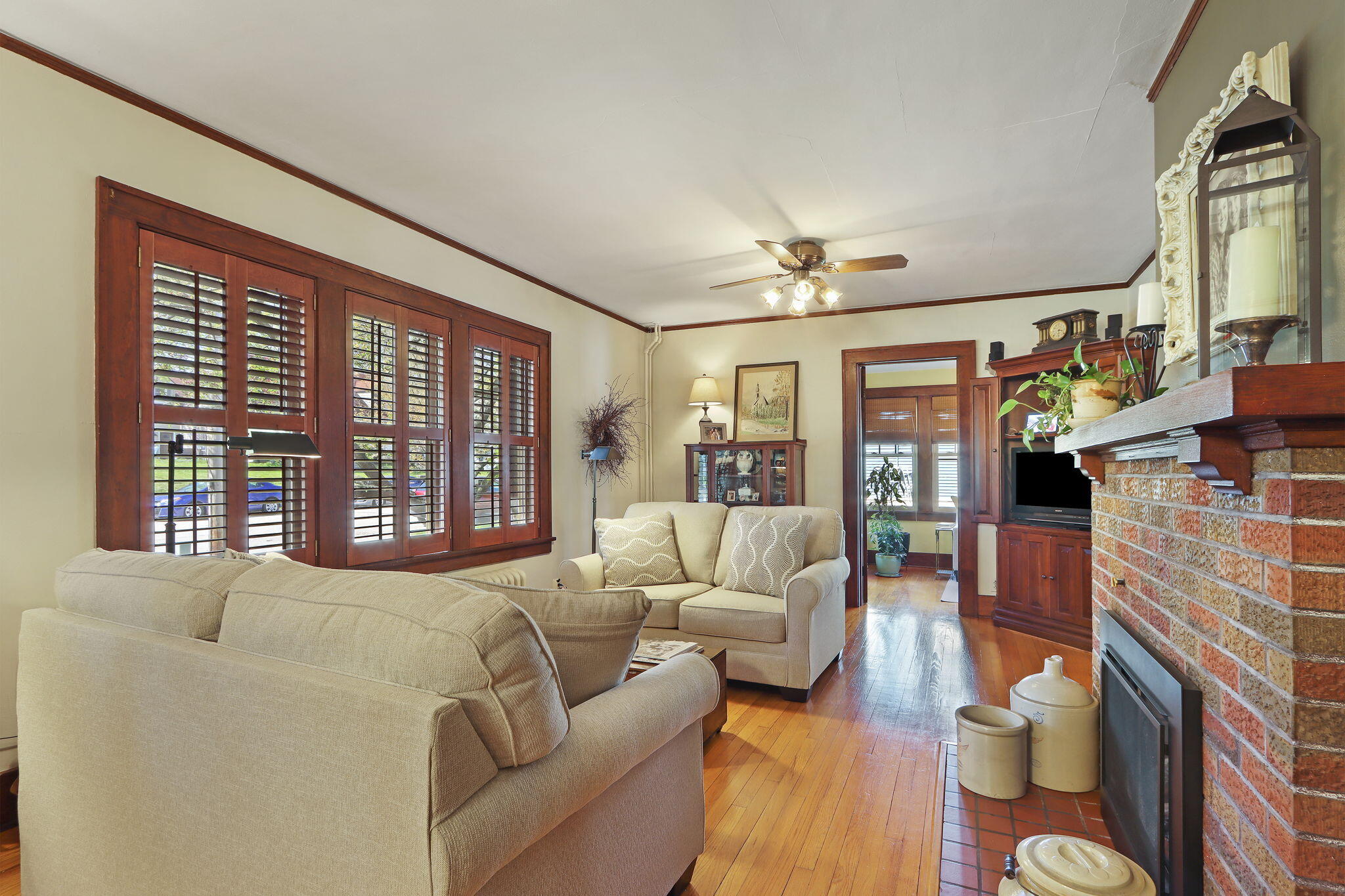 164 W Highland Ave