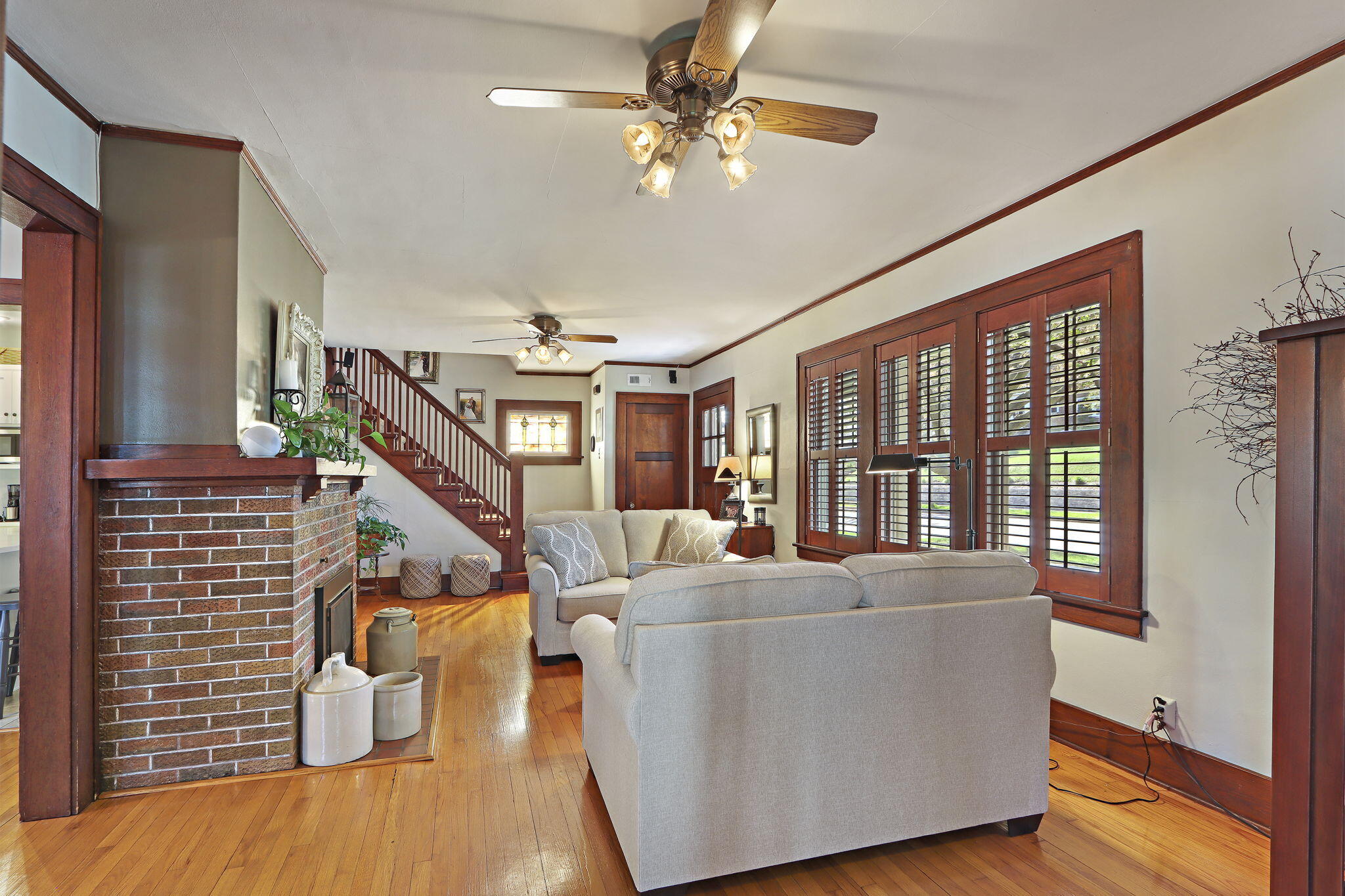 164 W Highland Ave