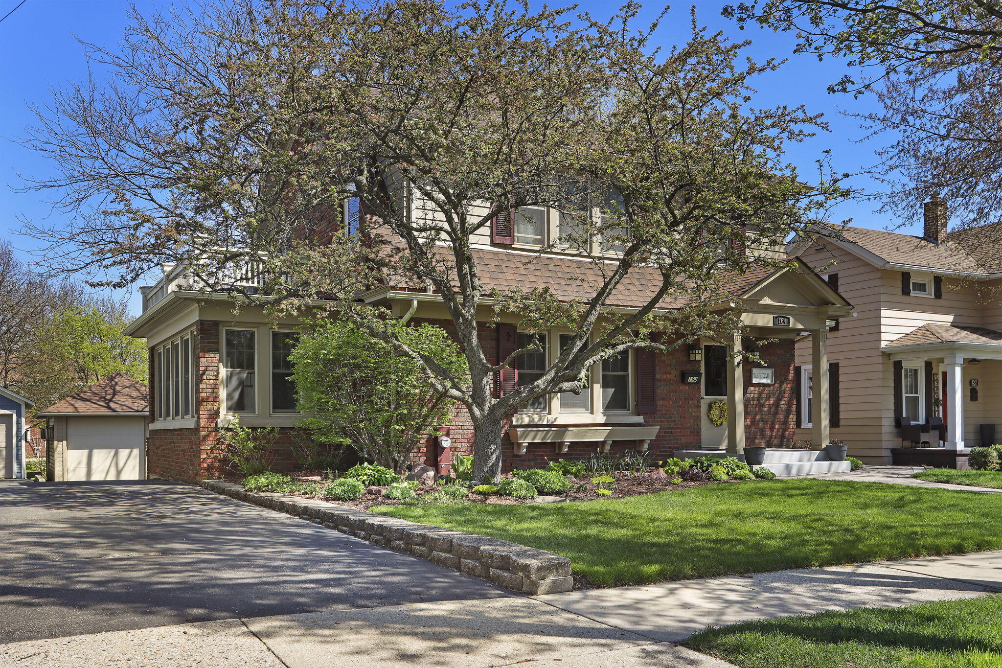 164 W Highland Ave