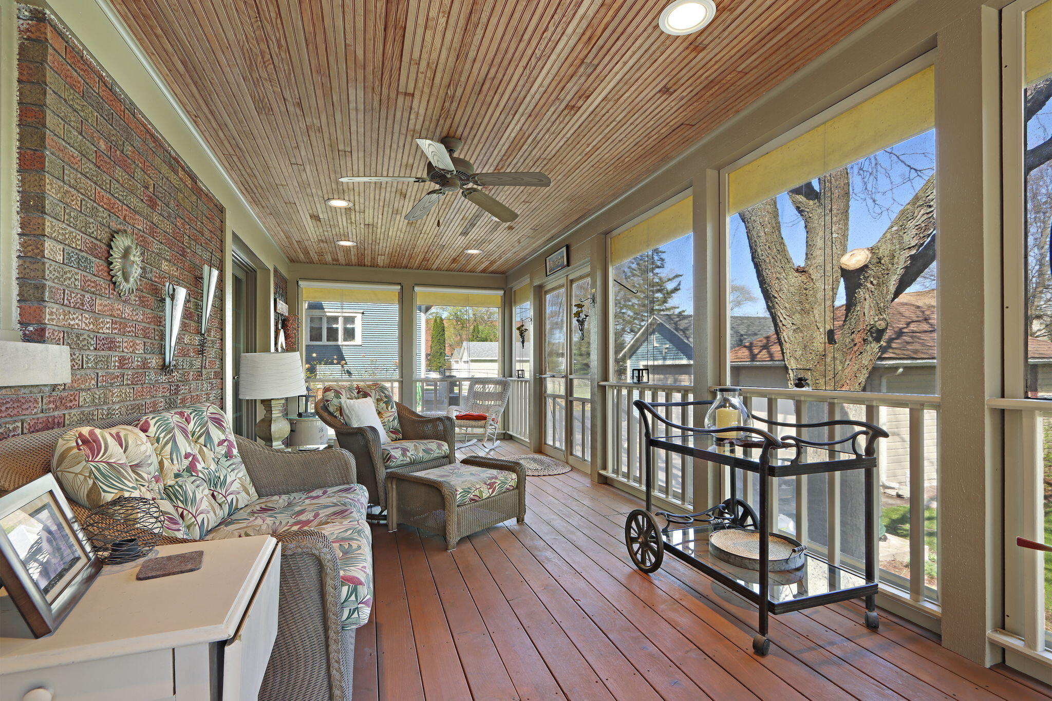 164 W Highland Ave