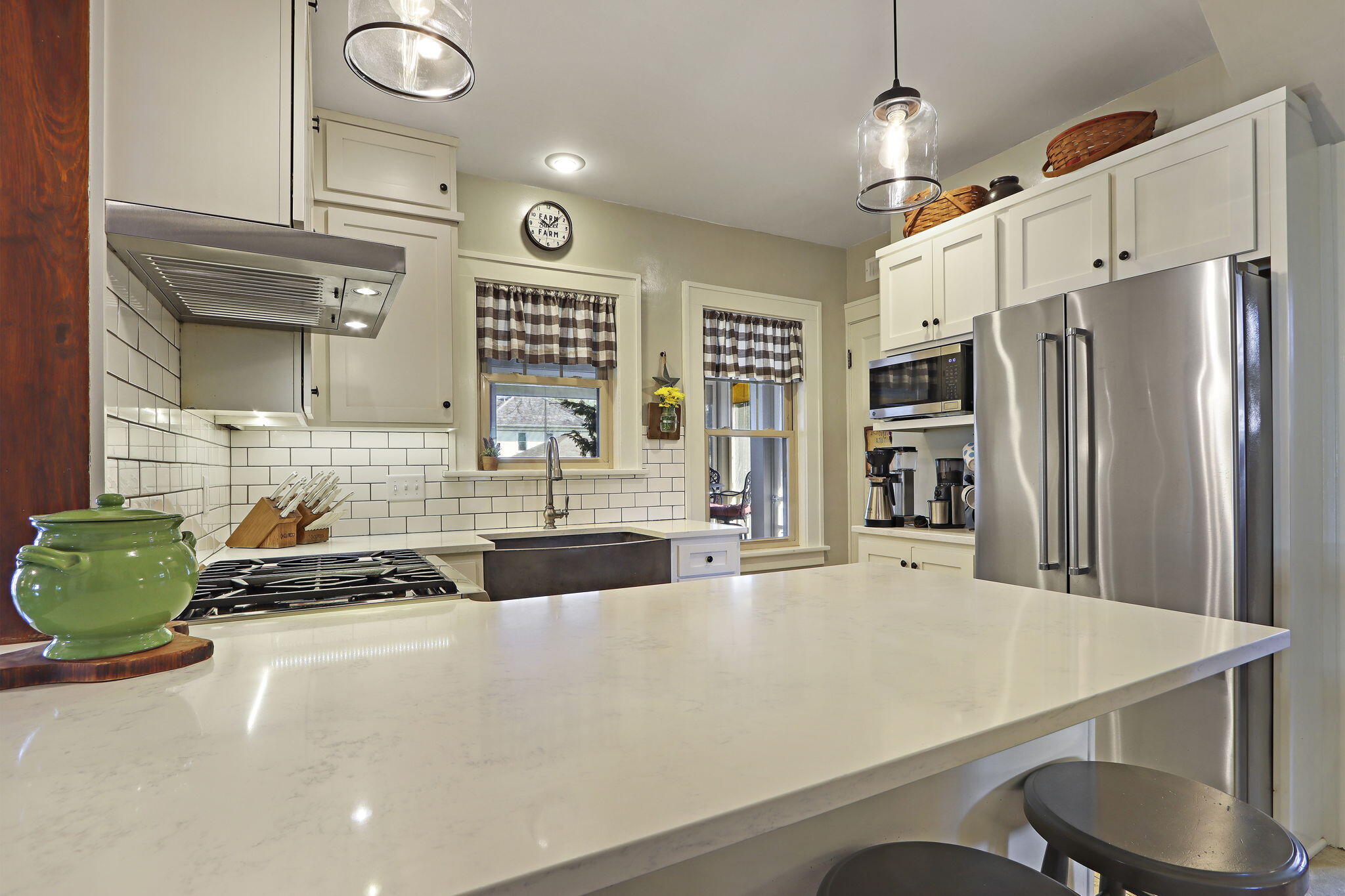 164 W Highland Ave