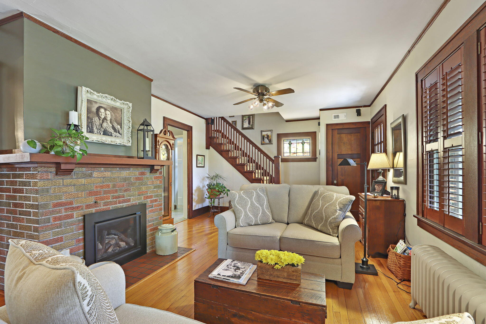 164 W Highland Ave