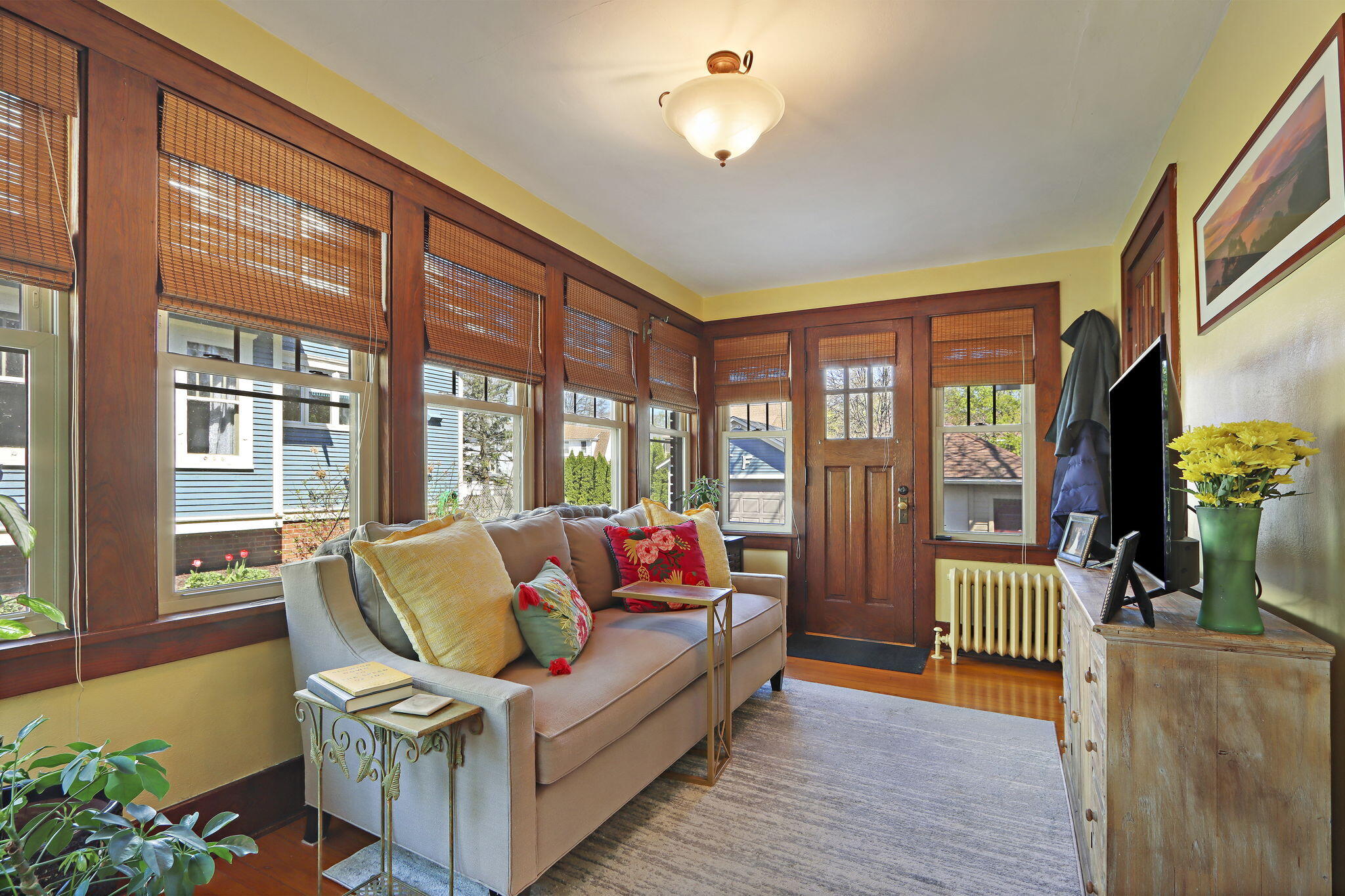 164 W Highland Ave