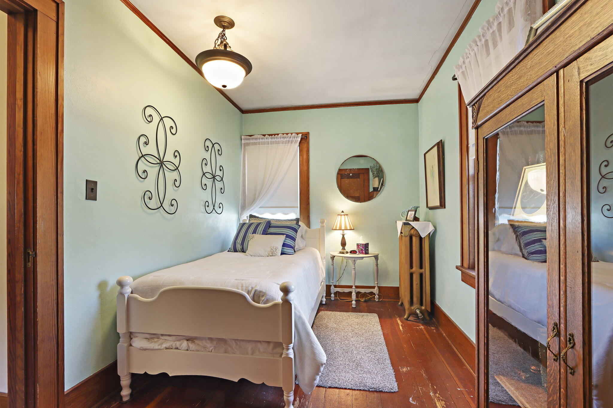 164 W Highland Ave