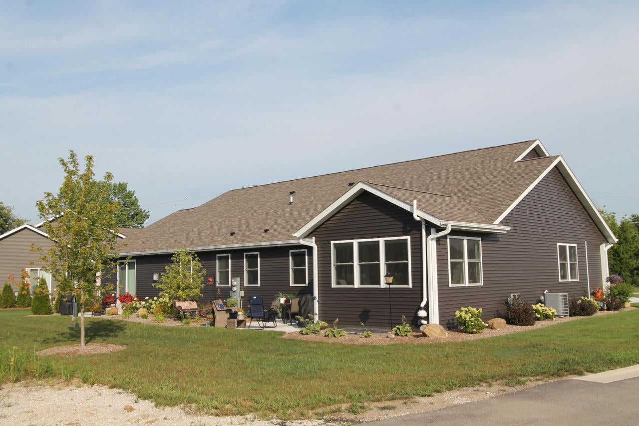 302 N Trailview CIRCLE