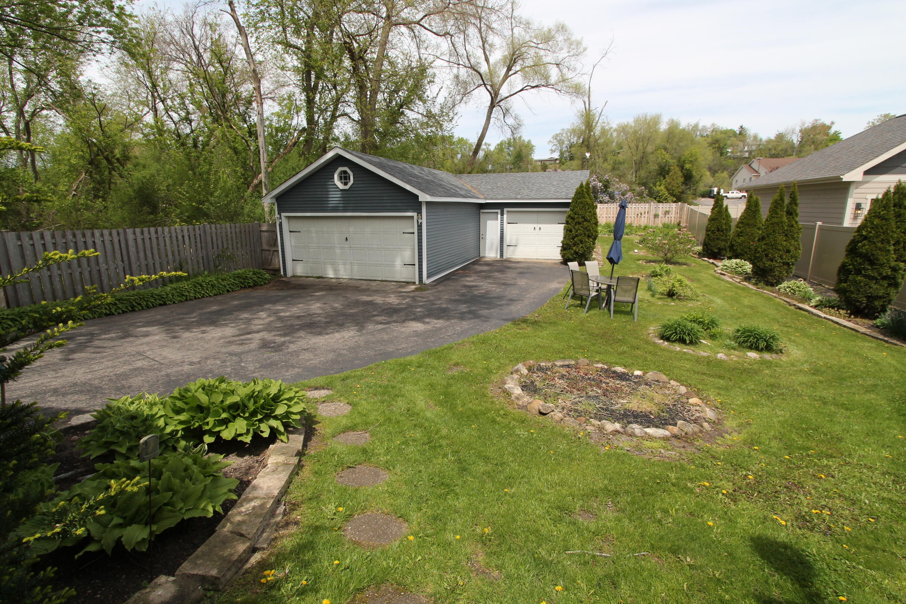 312 Knobes Ave