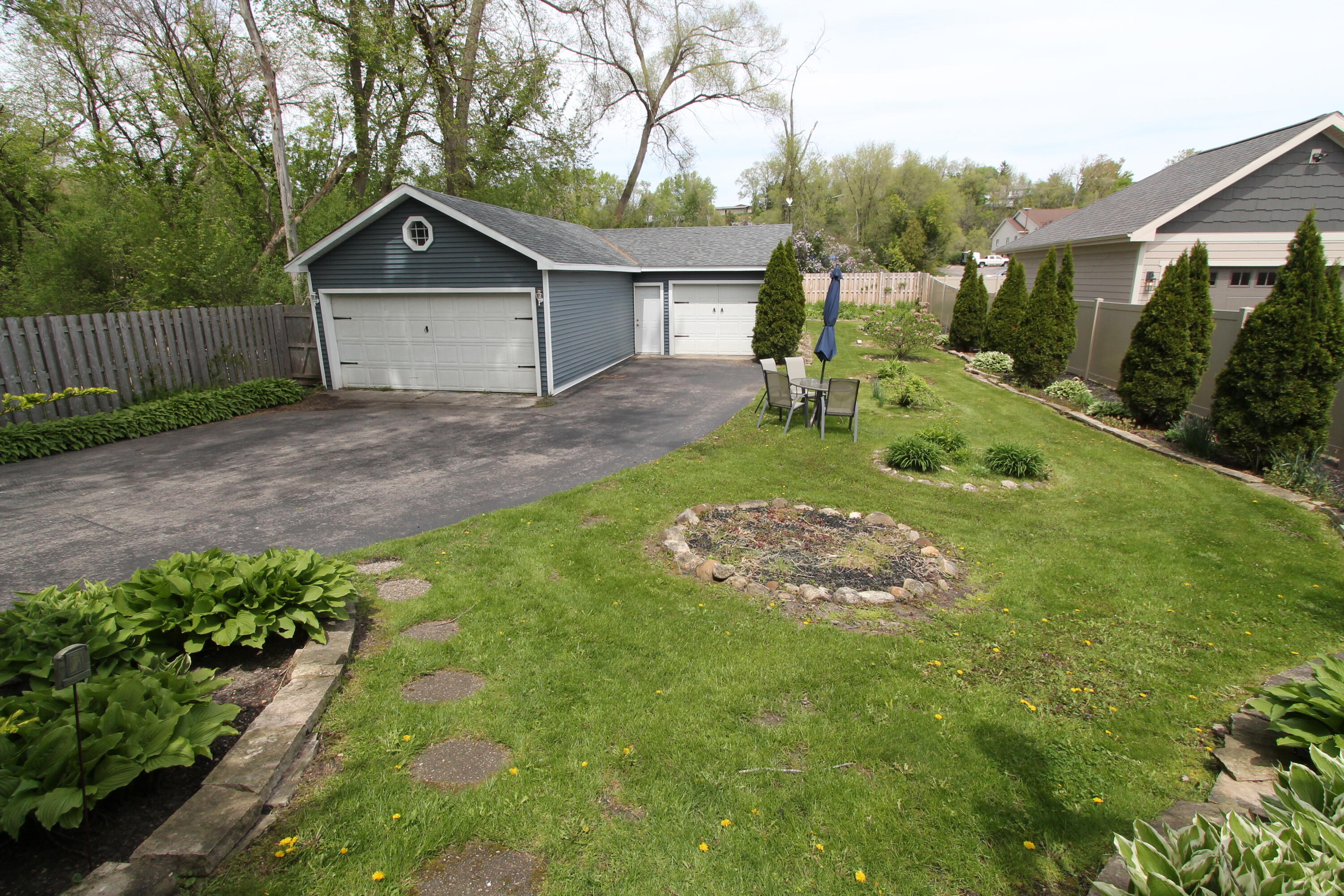 312 Knobes Ave