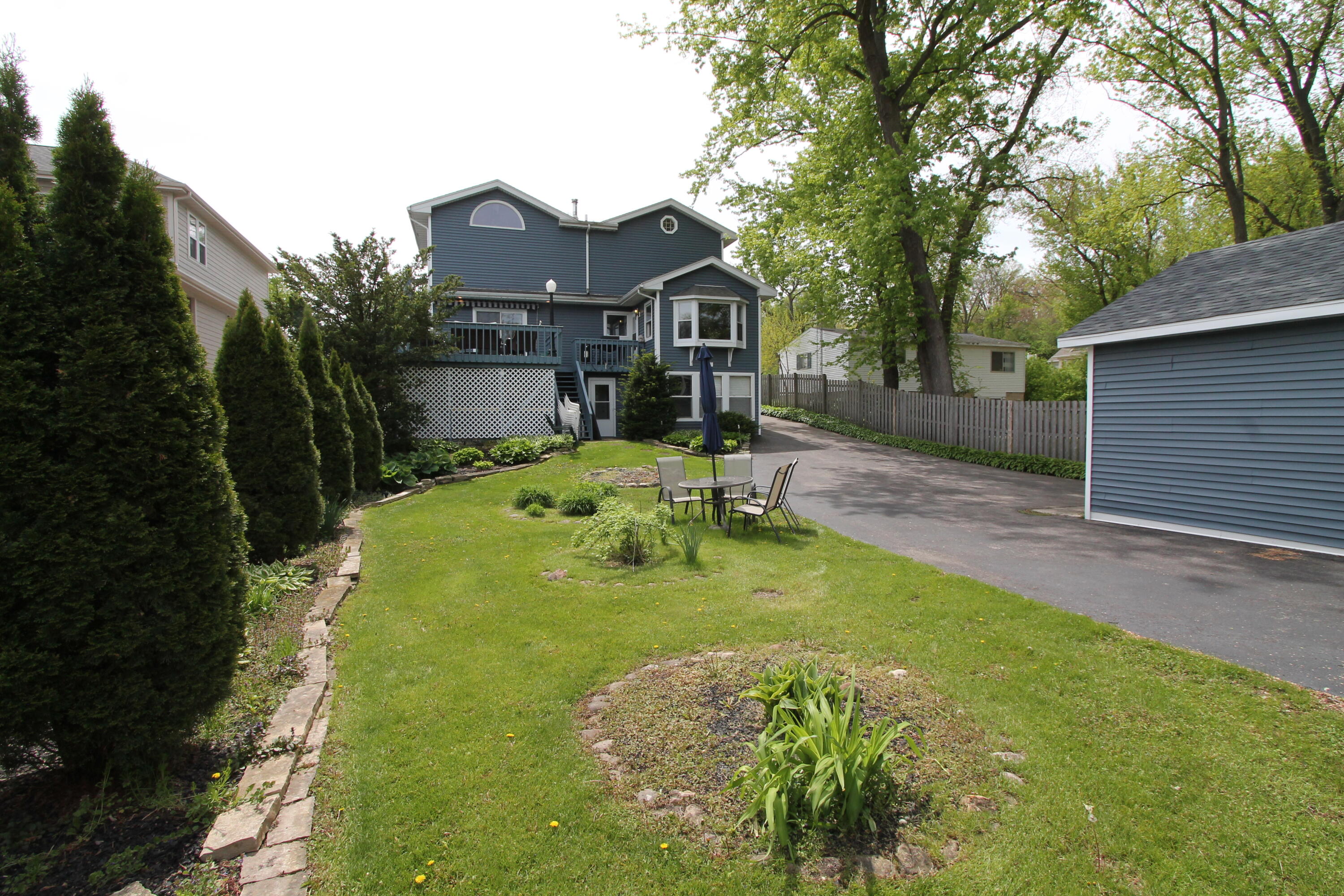 312 Knobes Ave