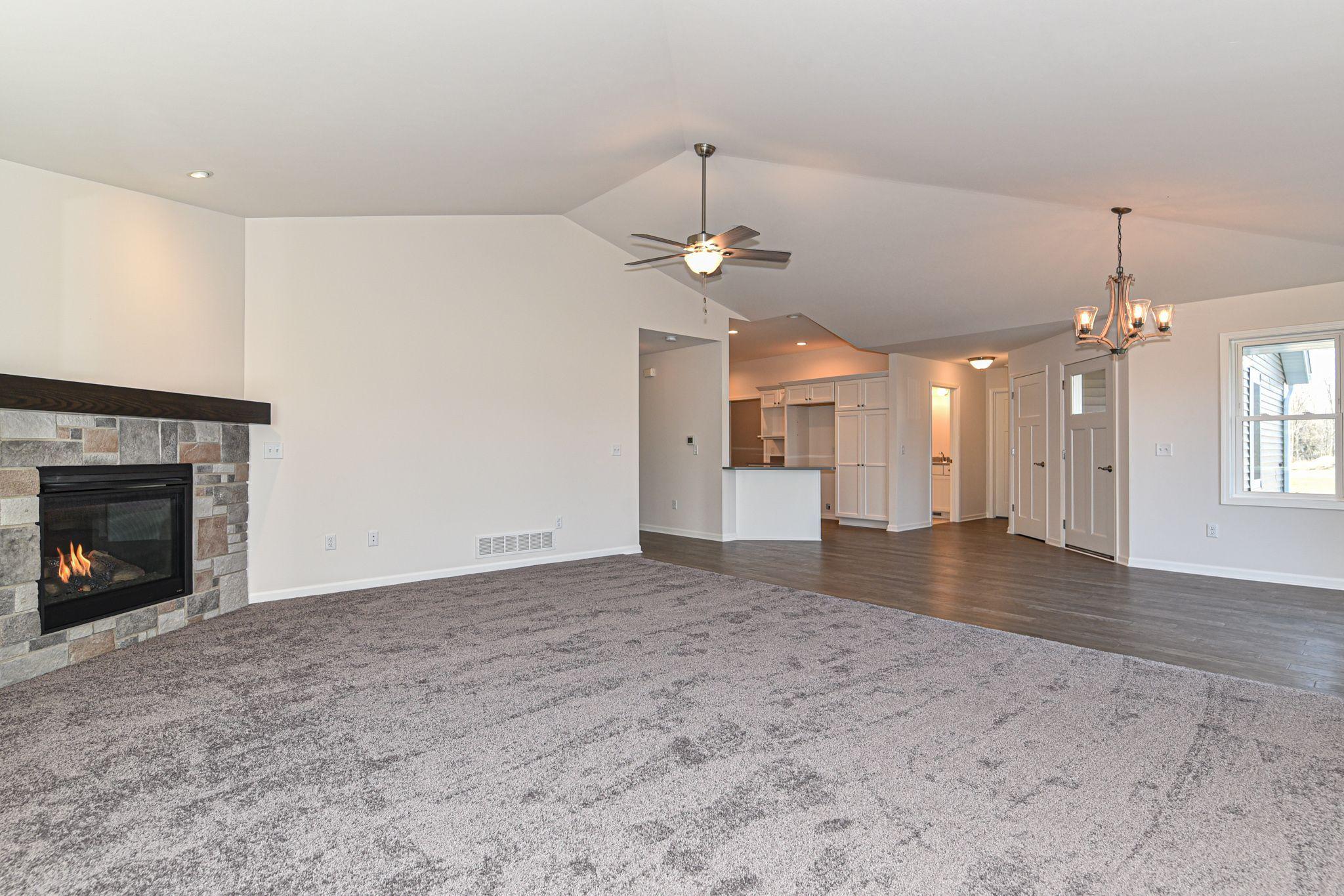 300 N Trailview Cir