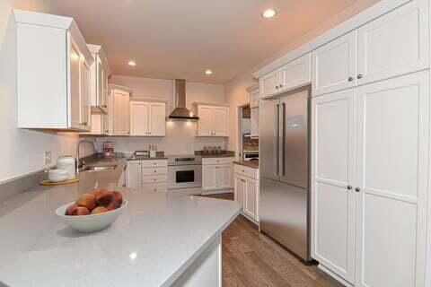 300 N Trailview Cir
