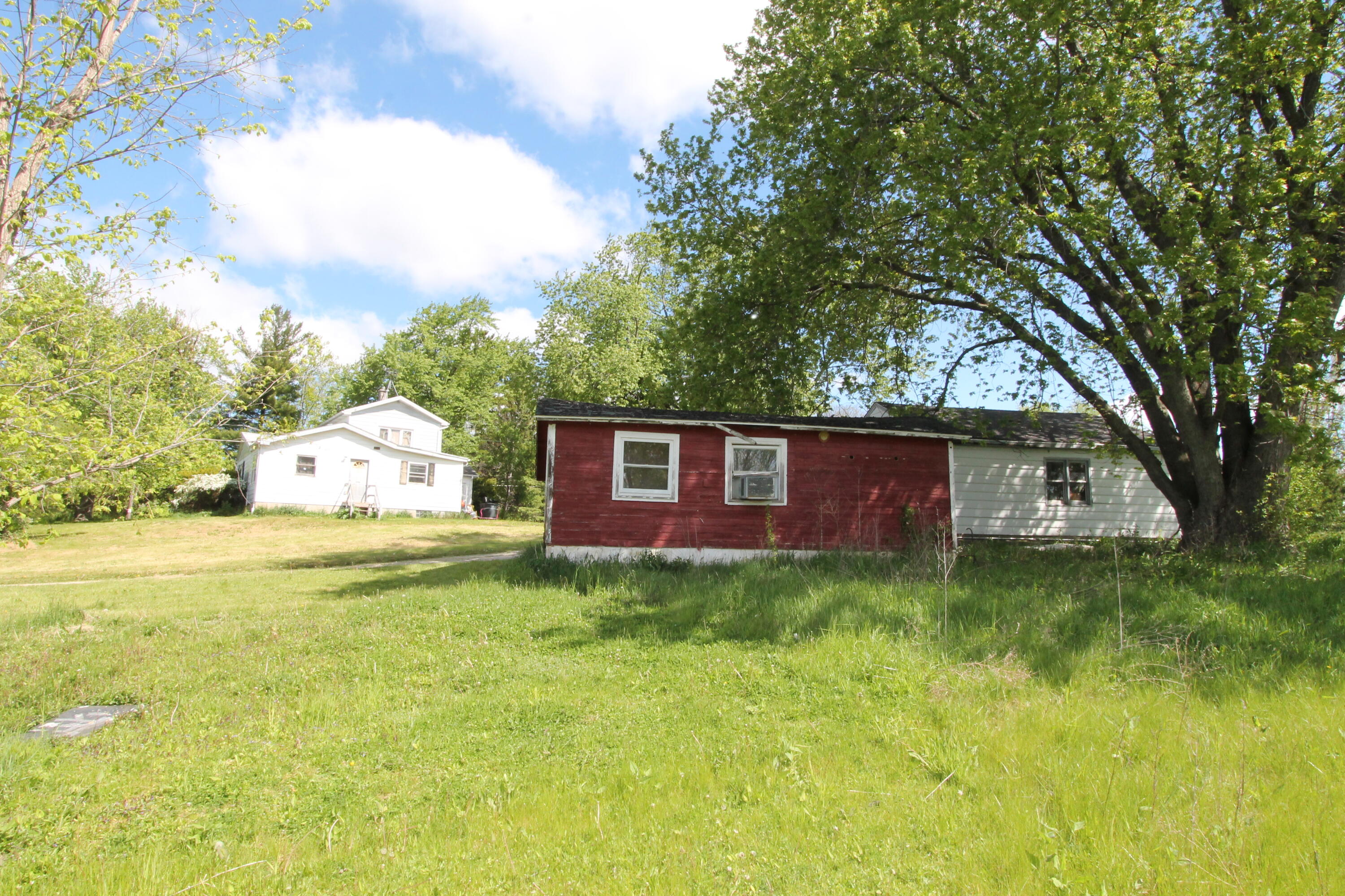 6131 S Loomis Rd, Norway