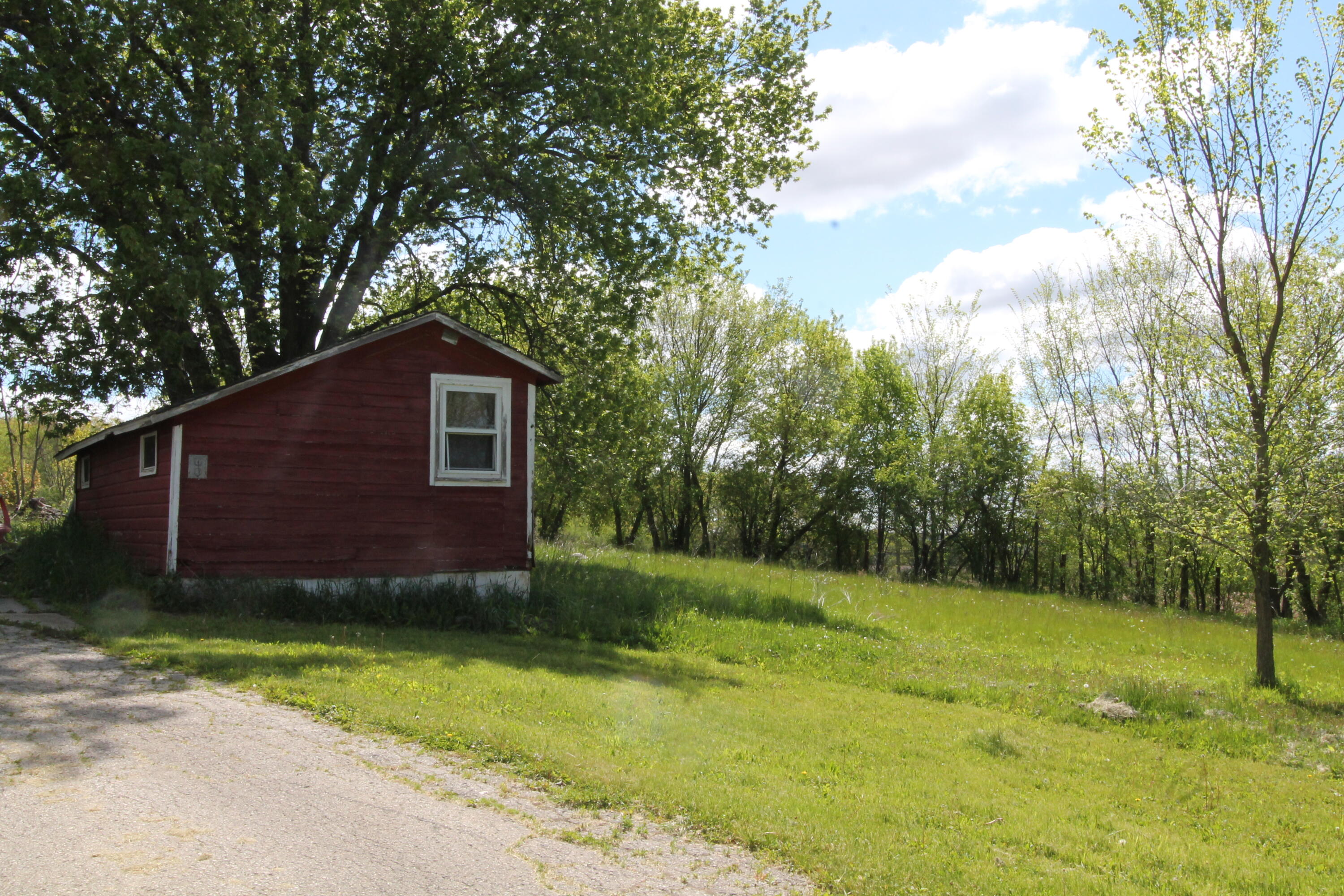 6131 S Loomis Rd, Norway