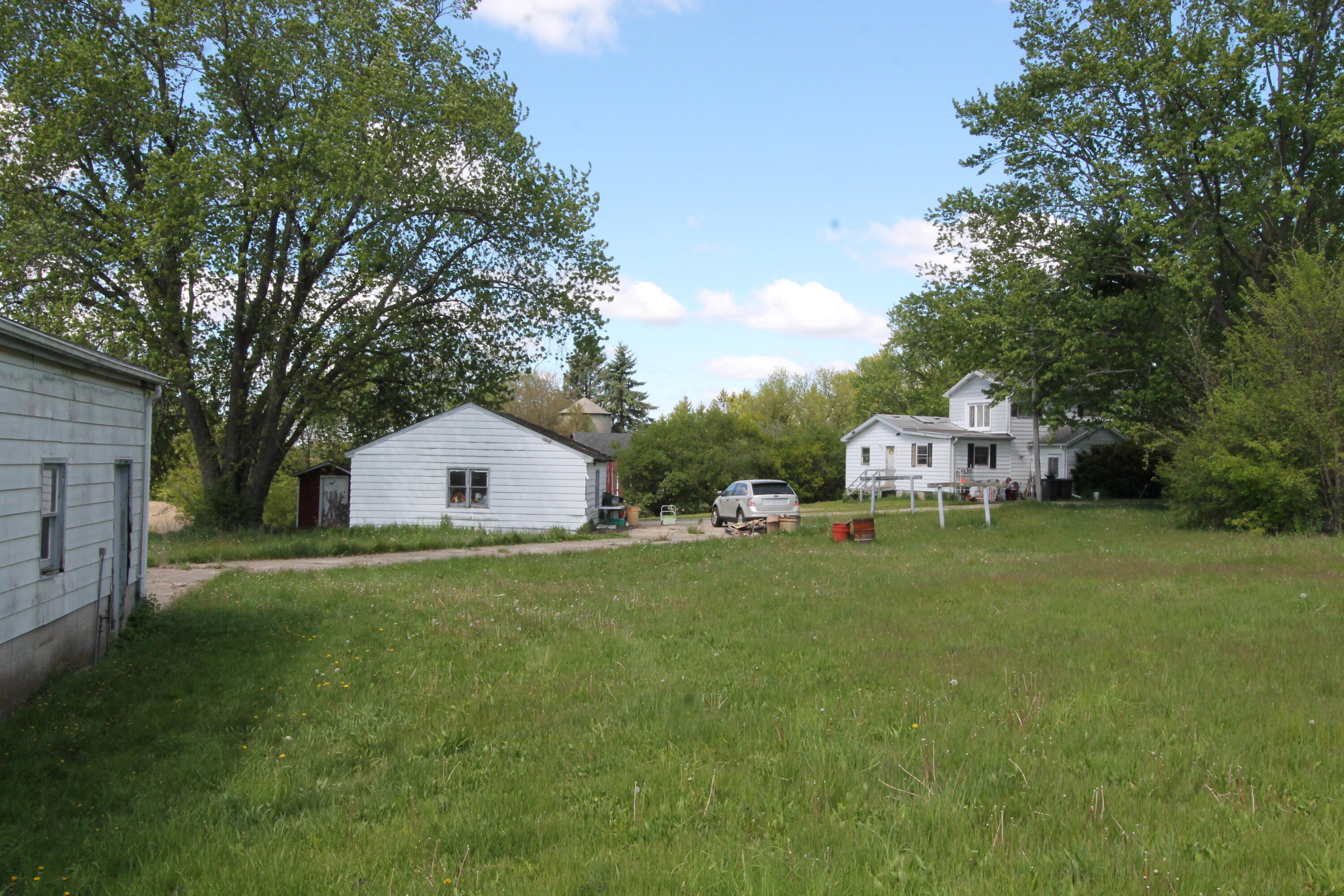 6131 S Loomis Rd, Norway