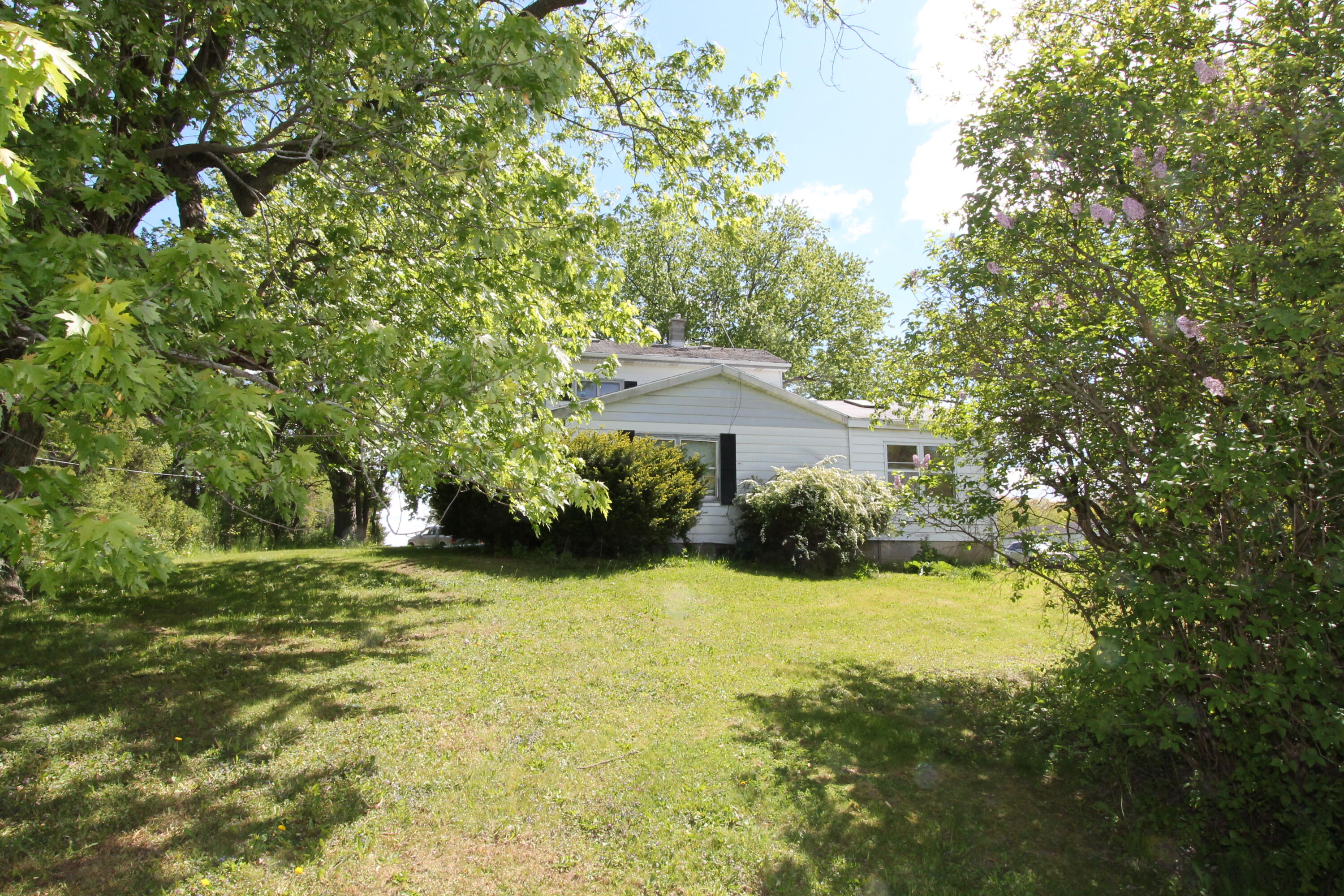 6131 S Loomis Rd, Norway