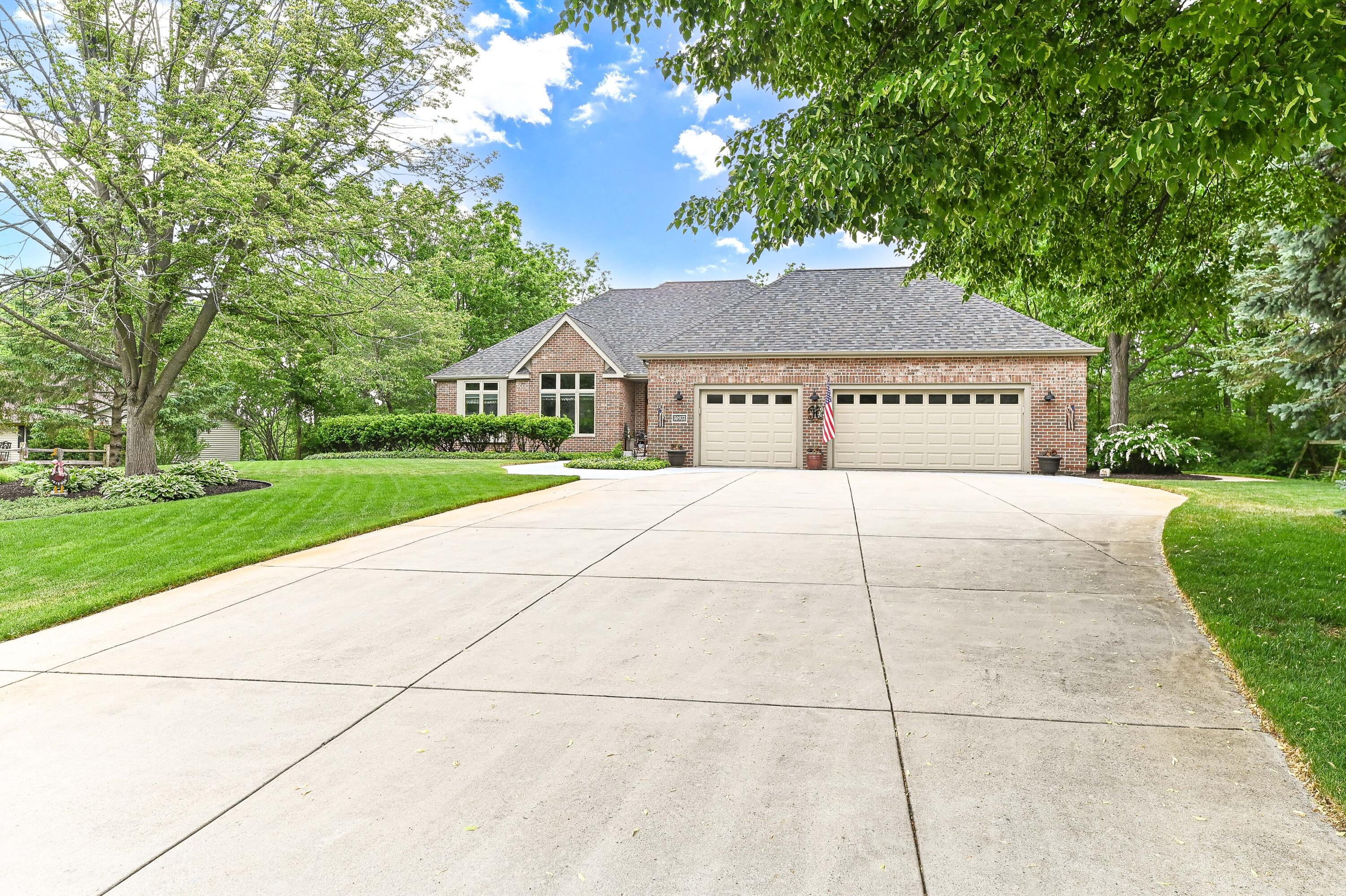 30927 Lawn Dr