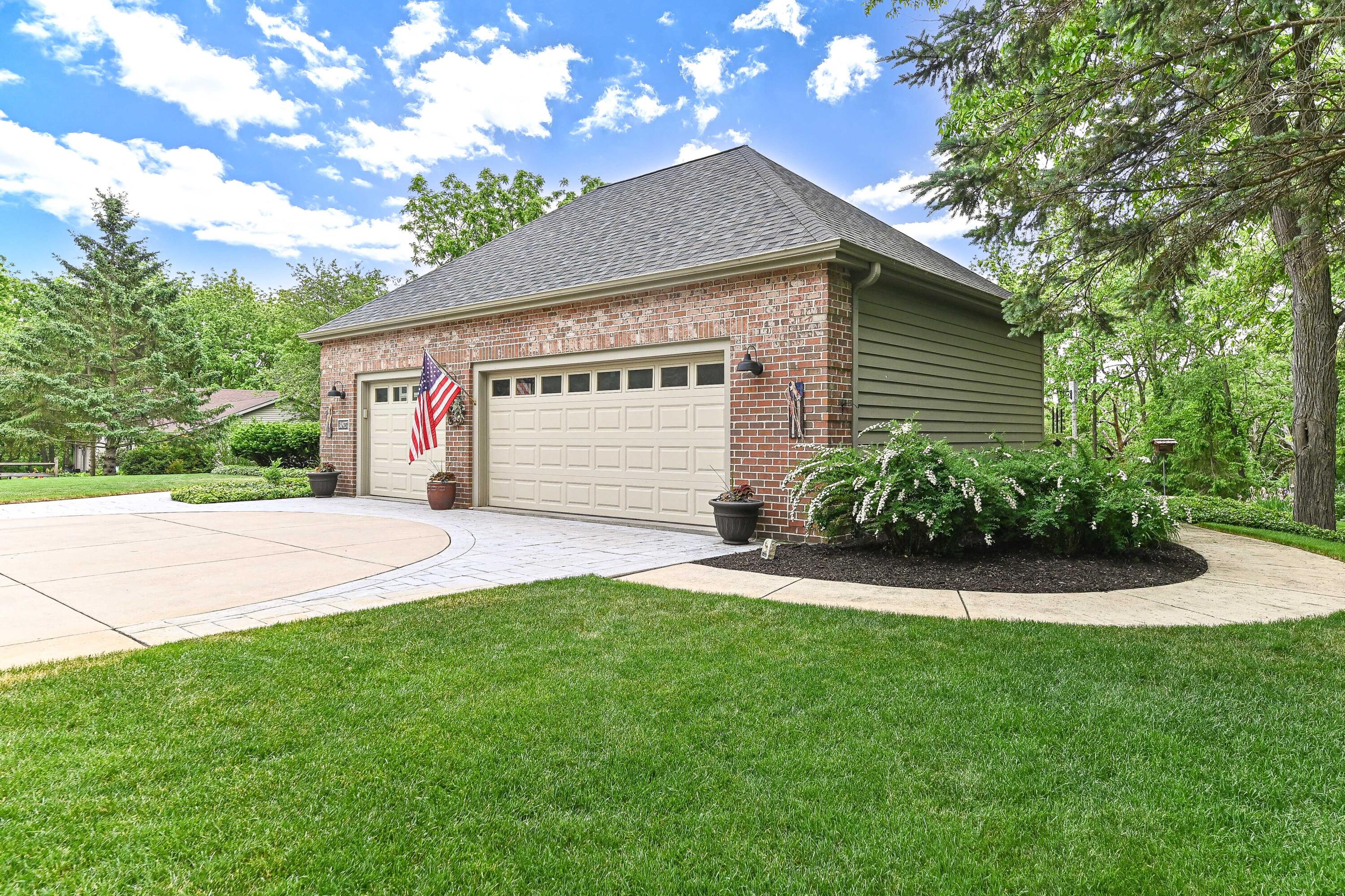 30927 Lawn Dr