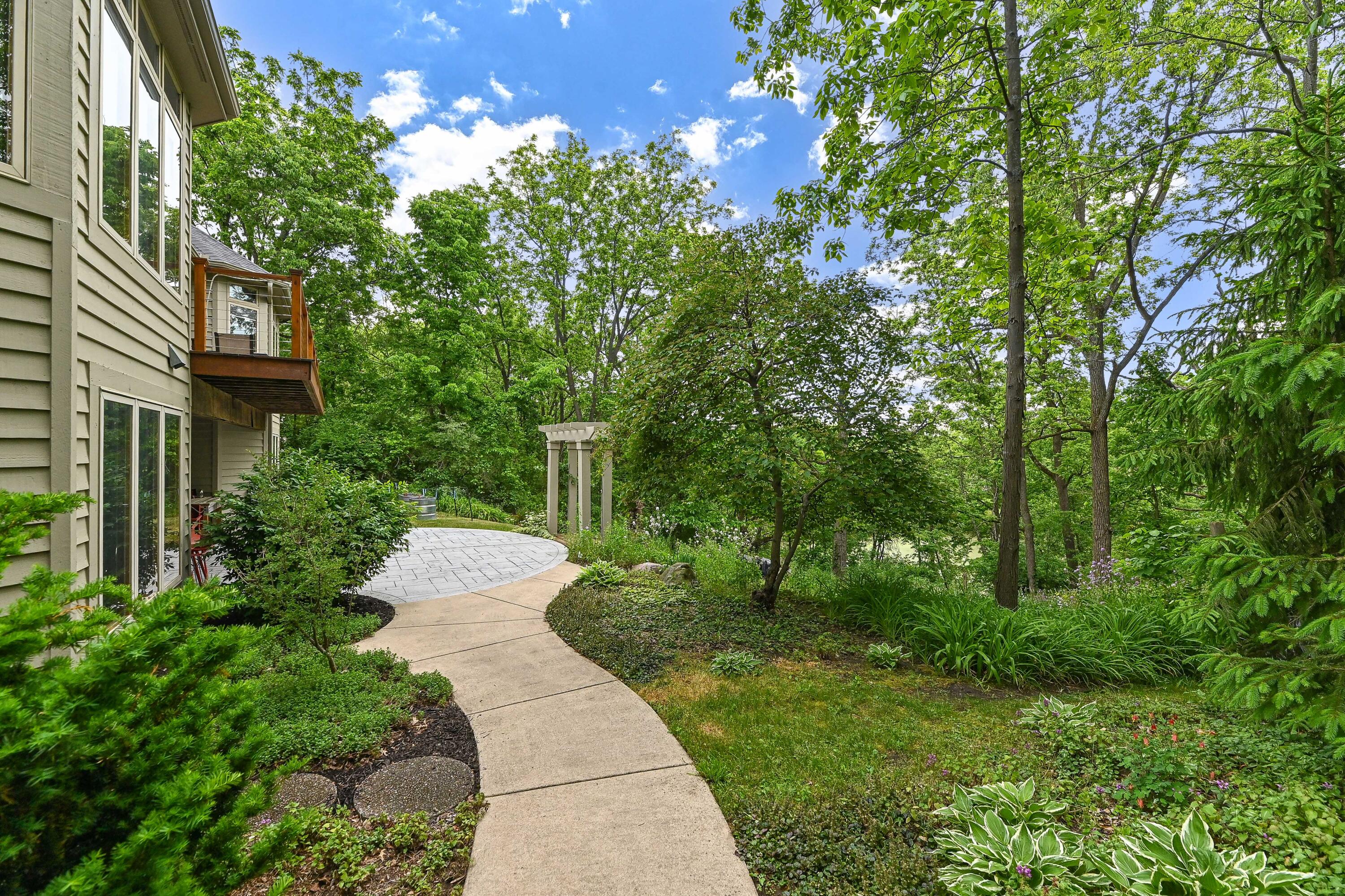 30927 Lawn Dr