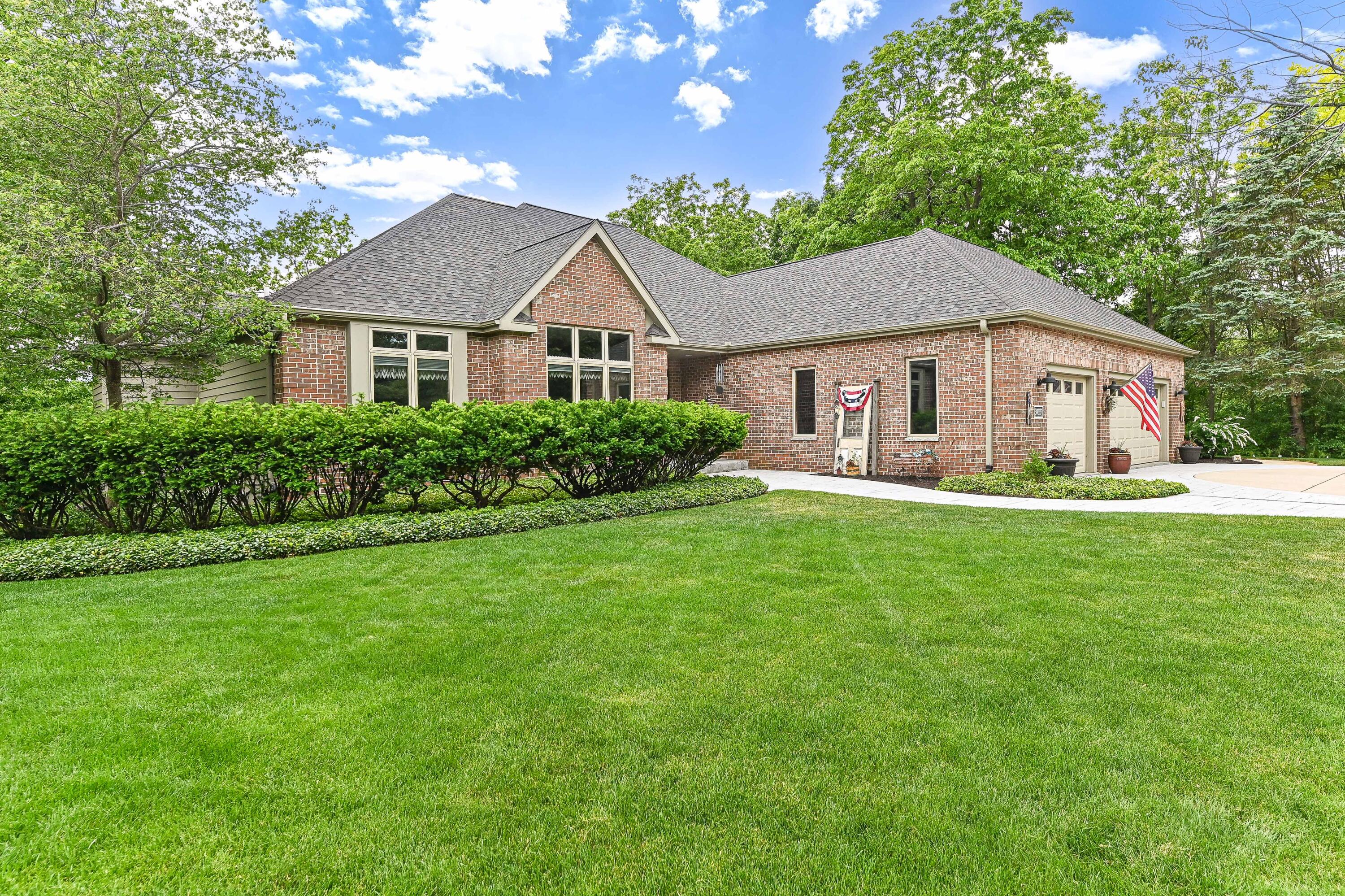 30927 Lawn Dr