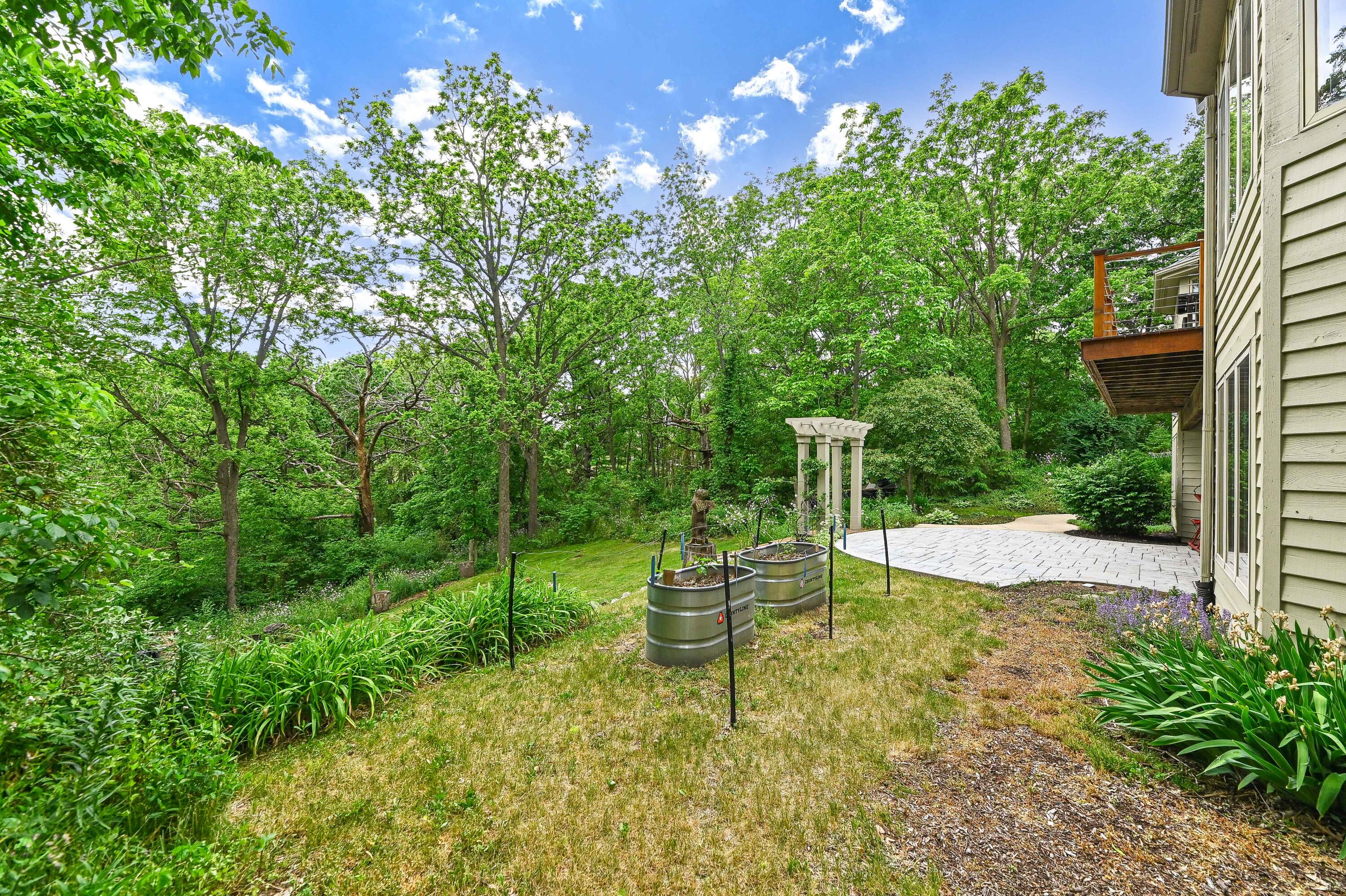 30927 Lawn Dr