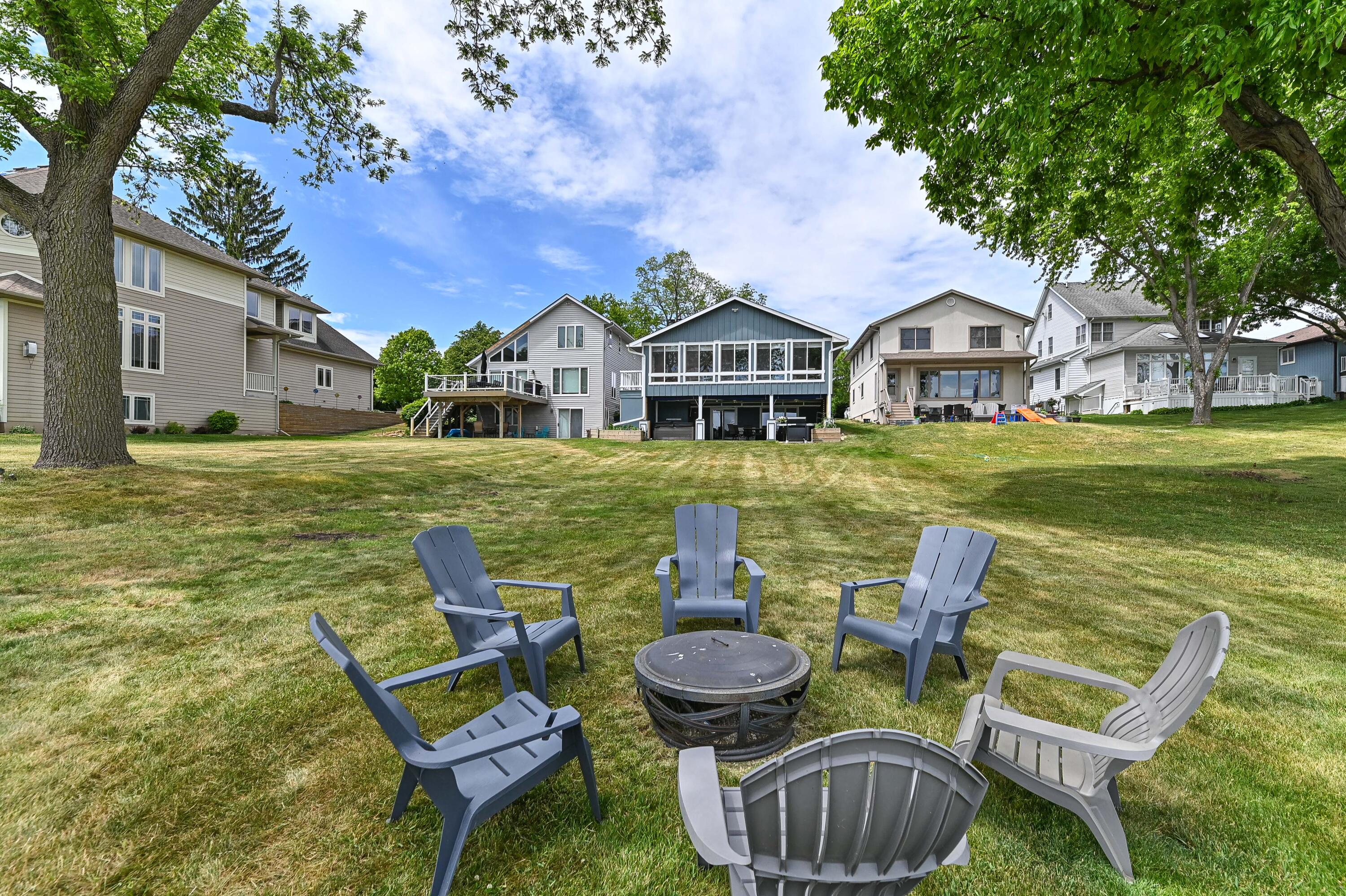 3215 S Browns Lake Dr, Burlington