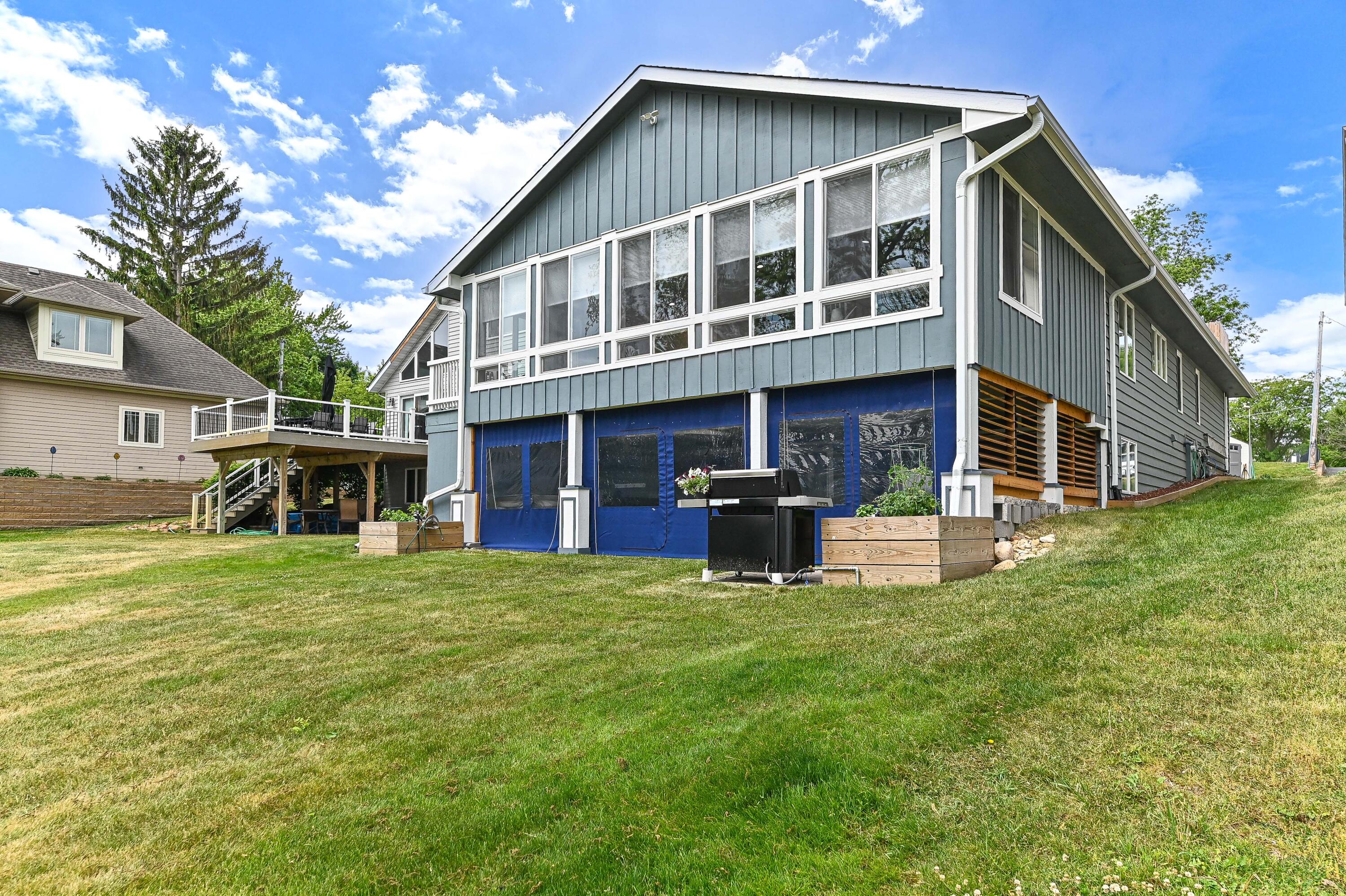 3215 S Browns Lake Dr, Burlington