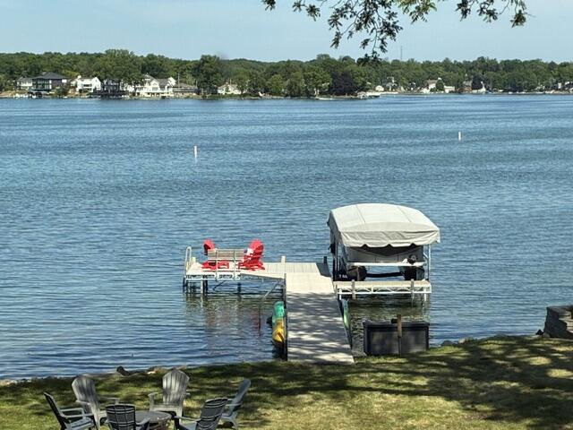 3215 S Browns Lake Dr, Burlington