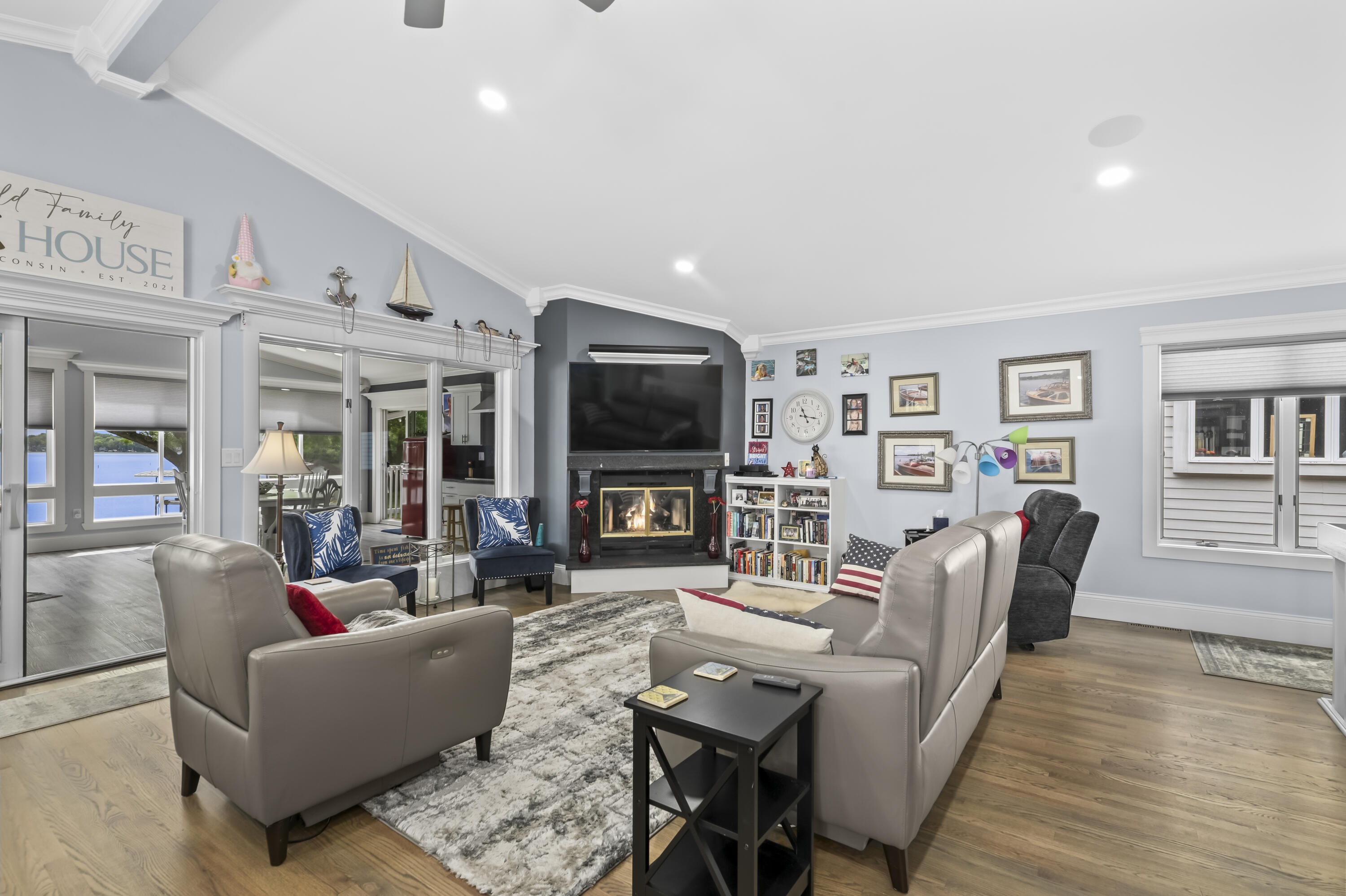3215 S Browns Lake Dr, Burlington