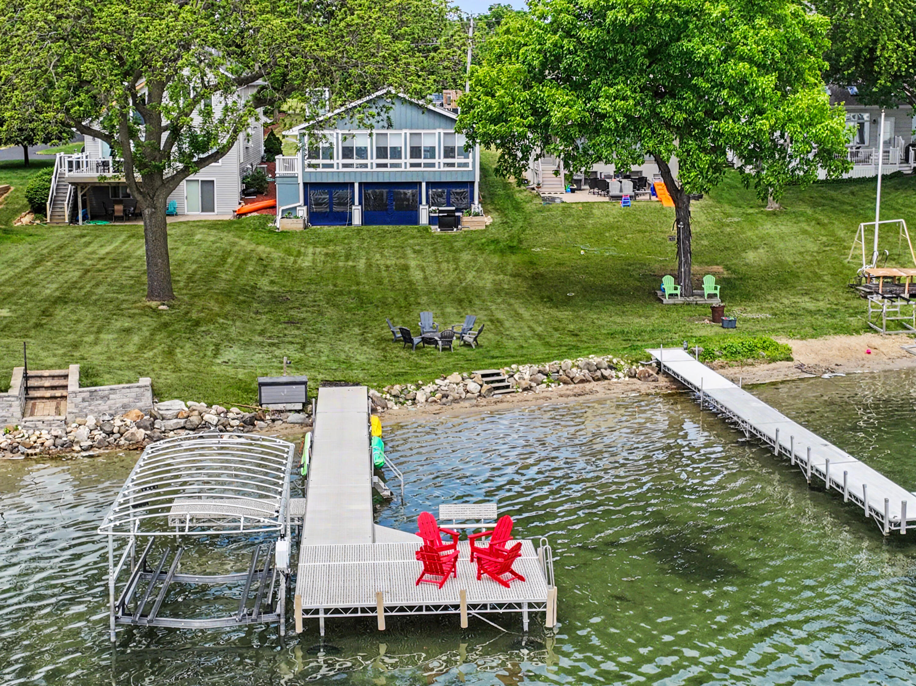 3215 S Browns Lake Dr, Burlington