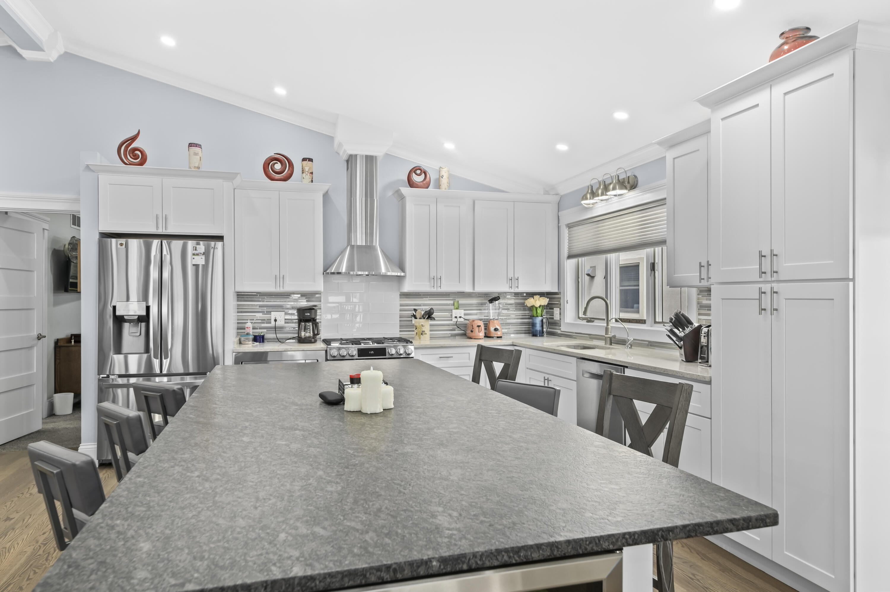 3215 S Browns Lake Dr, Burlington