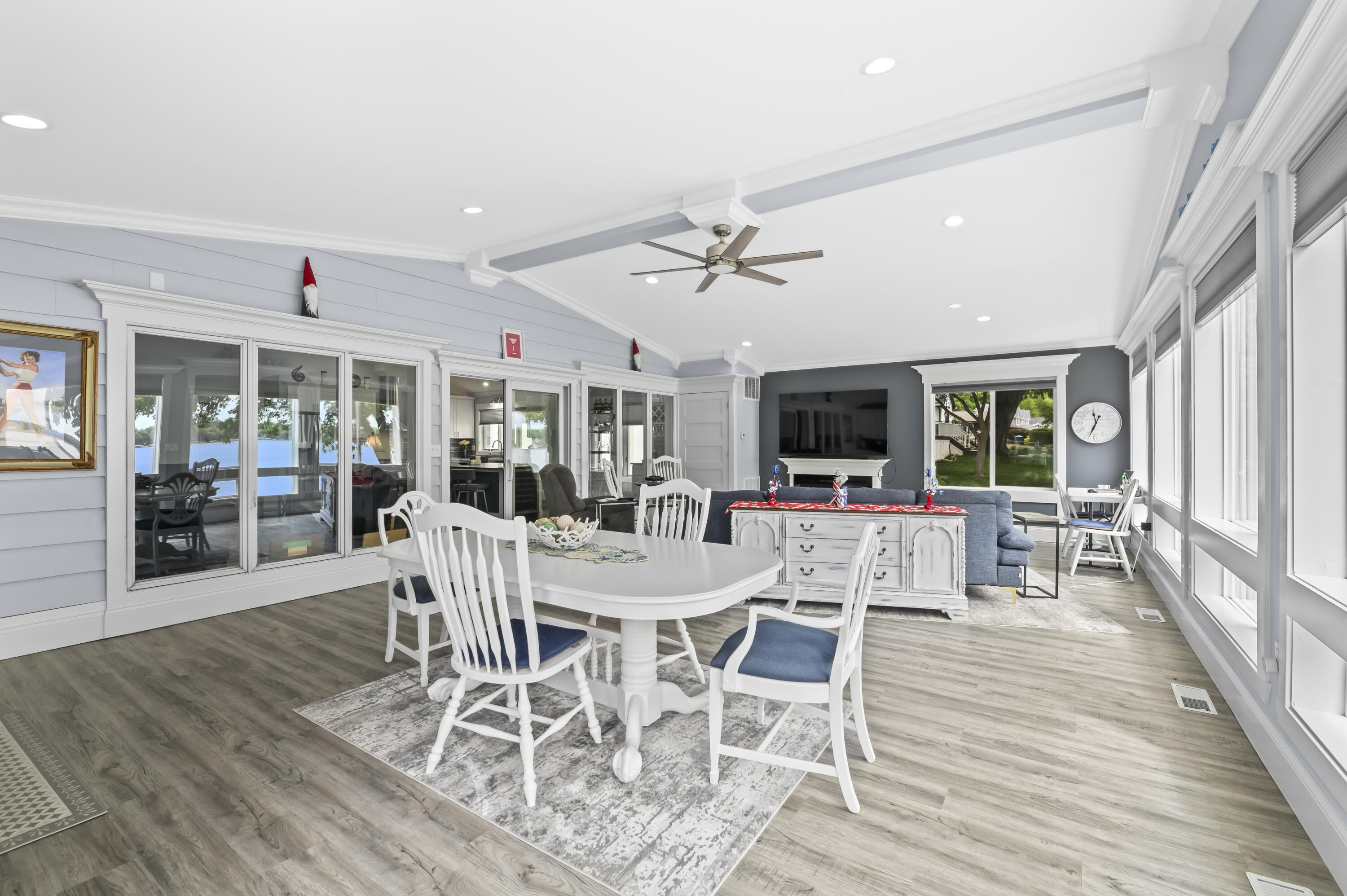 3215 S Browns Lake Dr, Burlington