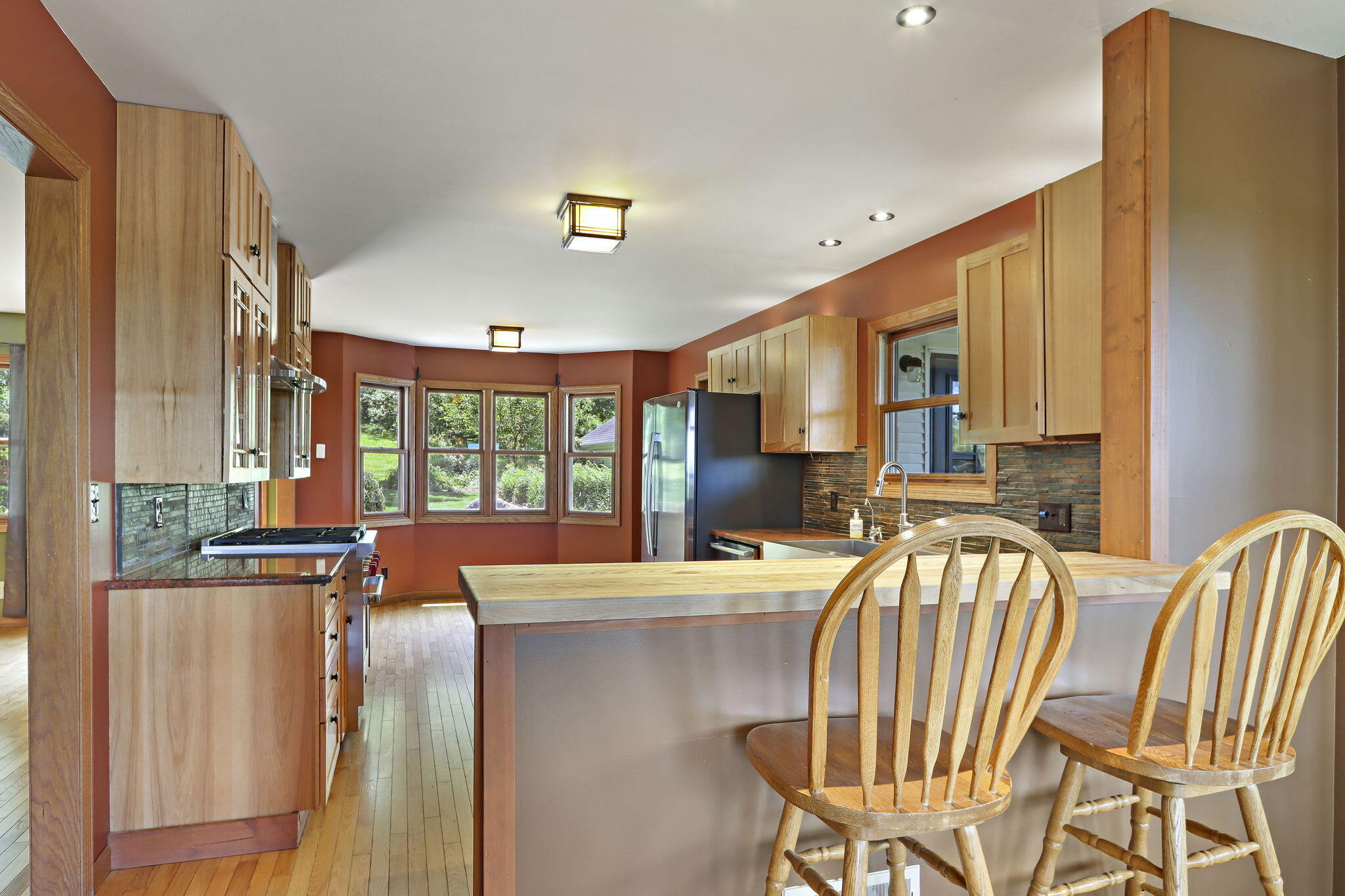 553 W Twin Lakes Rd