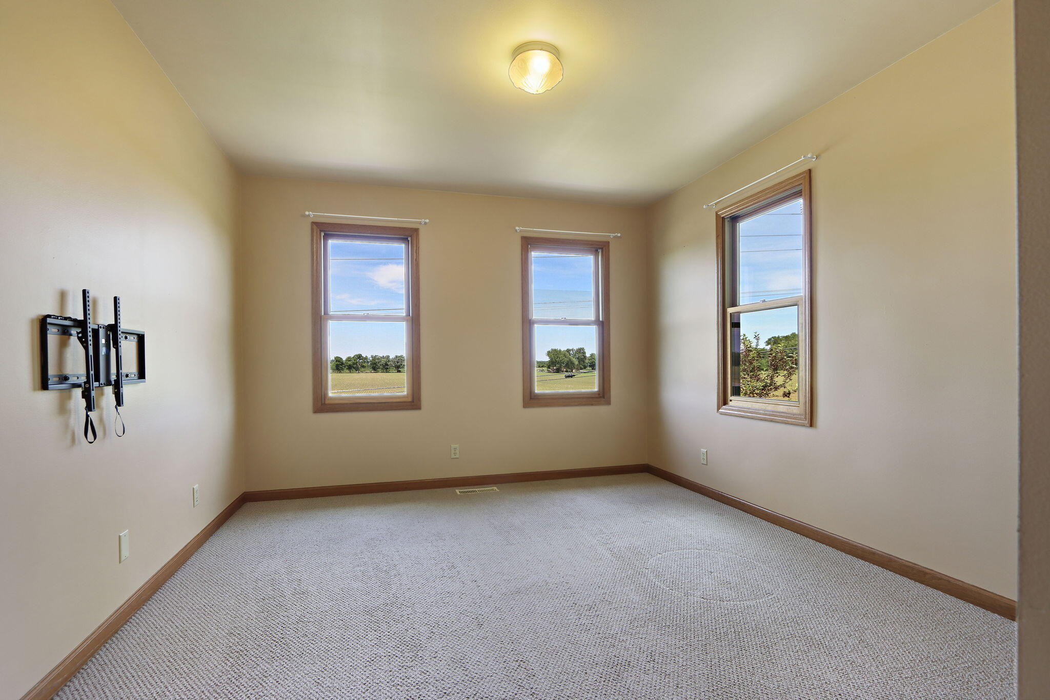553 W Twin Lakes Rd