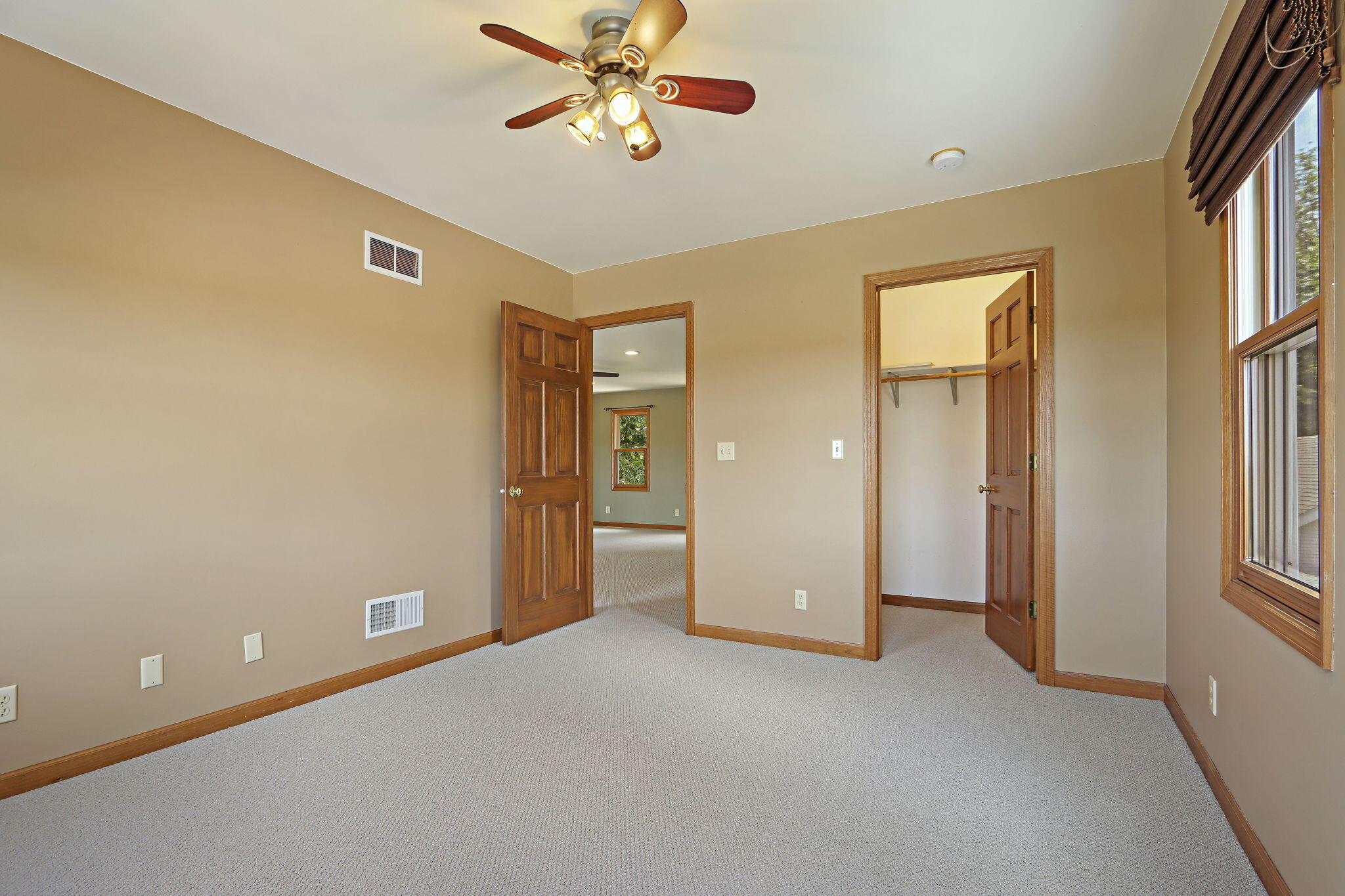 553 W Twin Lakes Rd