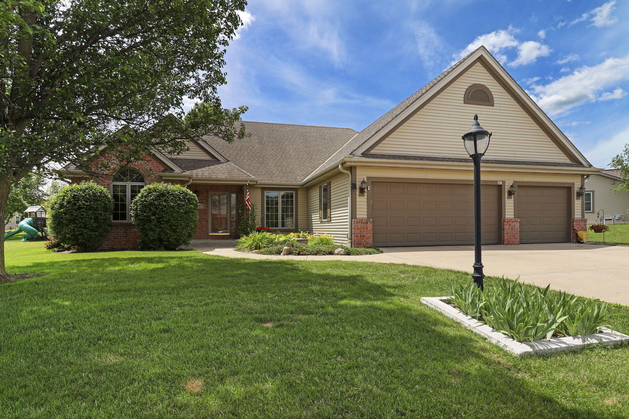 867 River Ridge Cir
