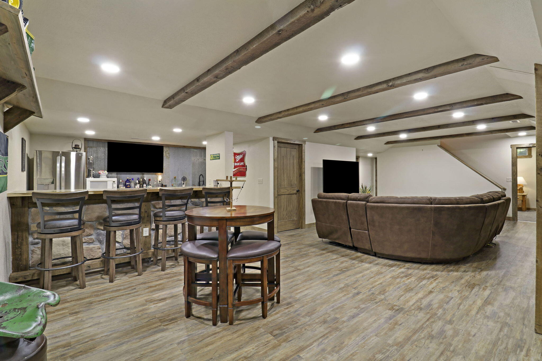 867 River Ridge Cir