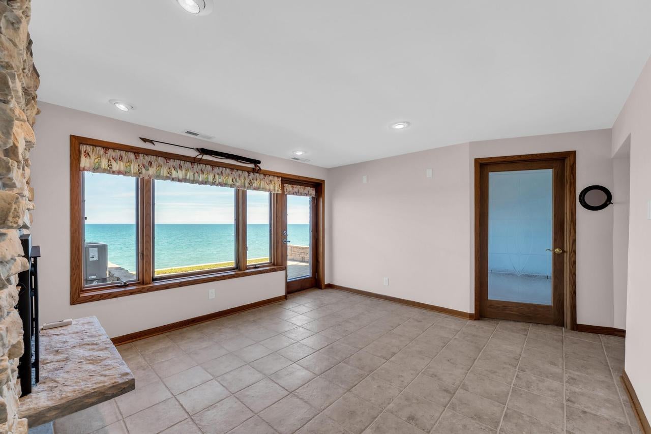 141 S Lakeshore DRIVE C6