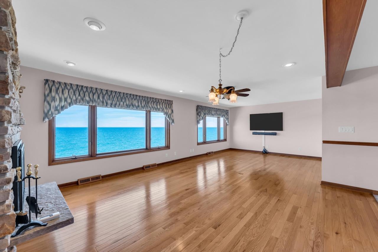 141 S Lakeshore DRIVE C6