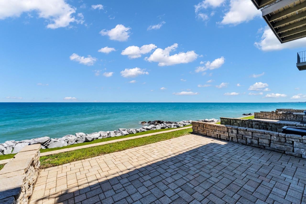 141 S Lakeshore DRIVE C6